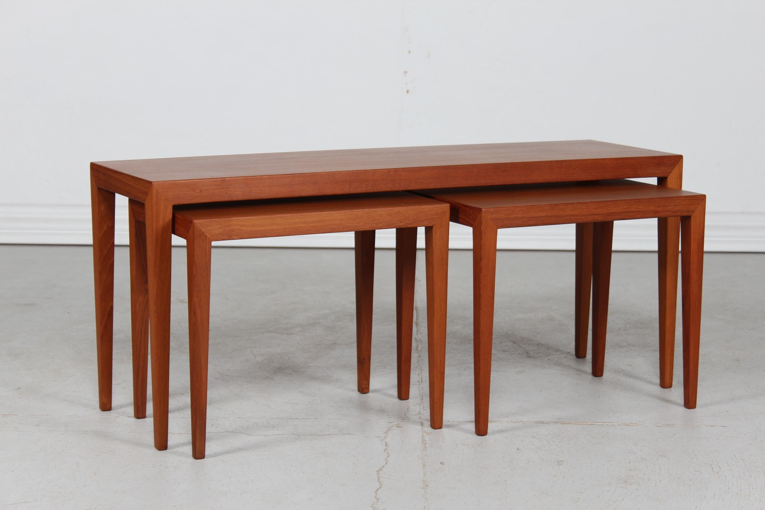 Ensemble danois Severin Hansen tables gigognes oblongues en teck par Haslev Furniture des années 60 Bon état - En vente à Aarhus C, DK
