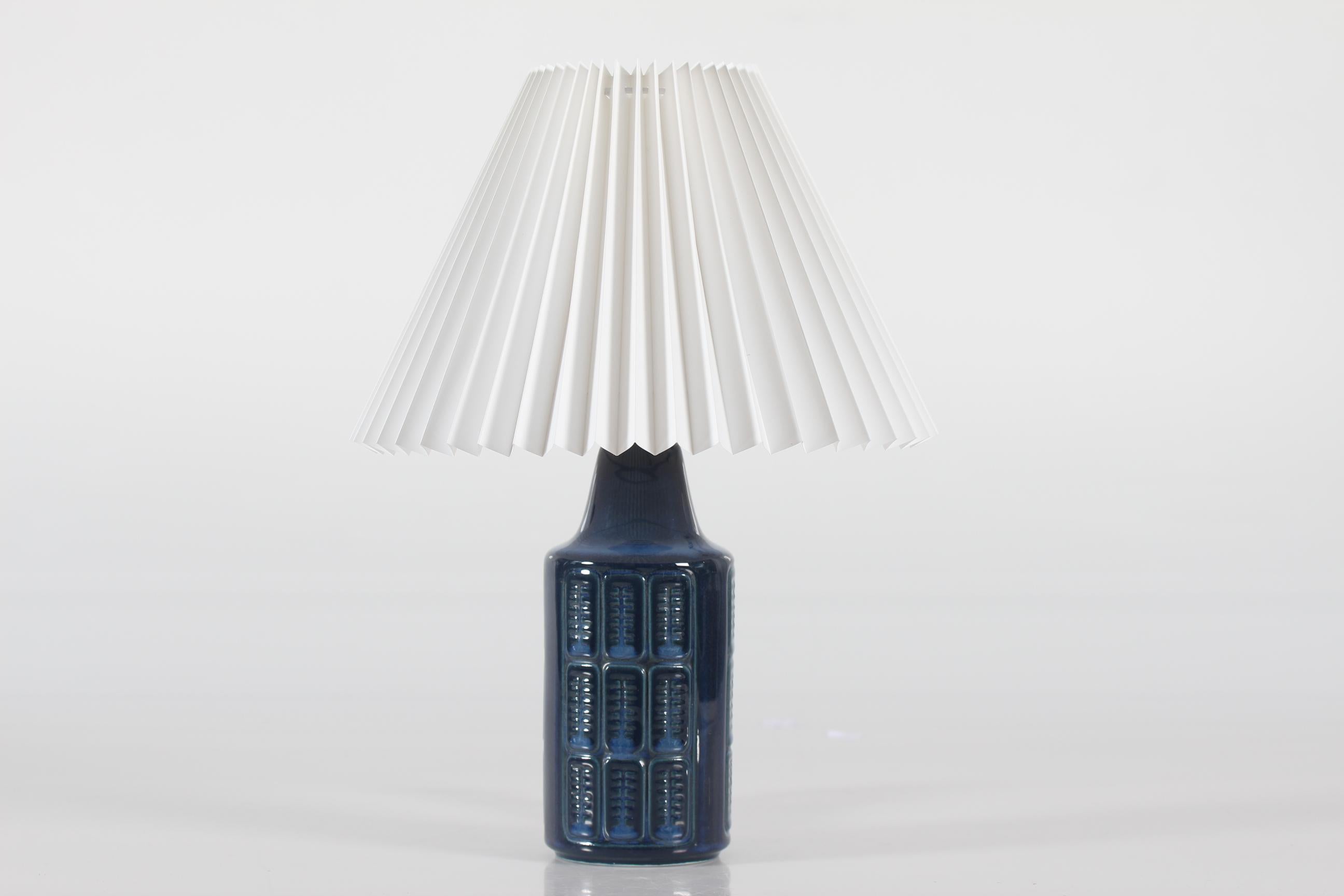 Petite lampe de table danoise en grès Søholm Bleu par Einar Johansen, Milieu des années 60 en vente 2