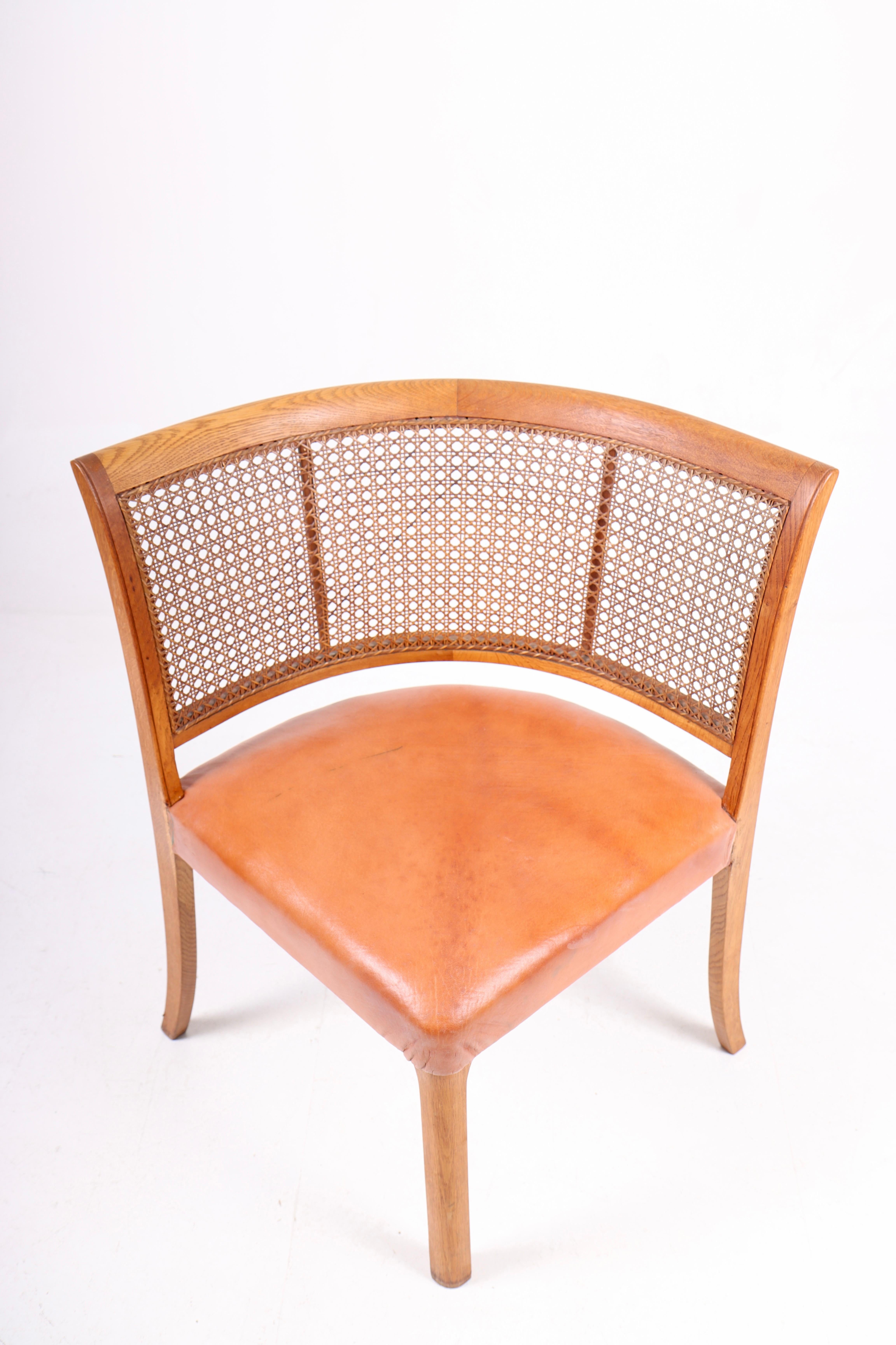 Scandinavian Modern Danish Side Chair in Oak and Cognac Leather, 1940s
