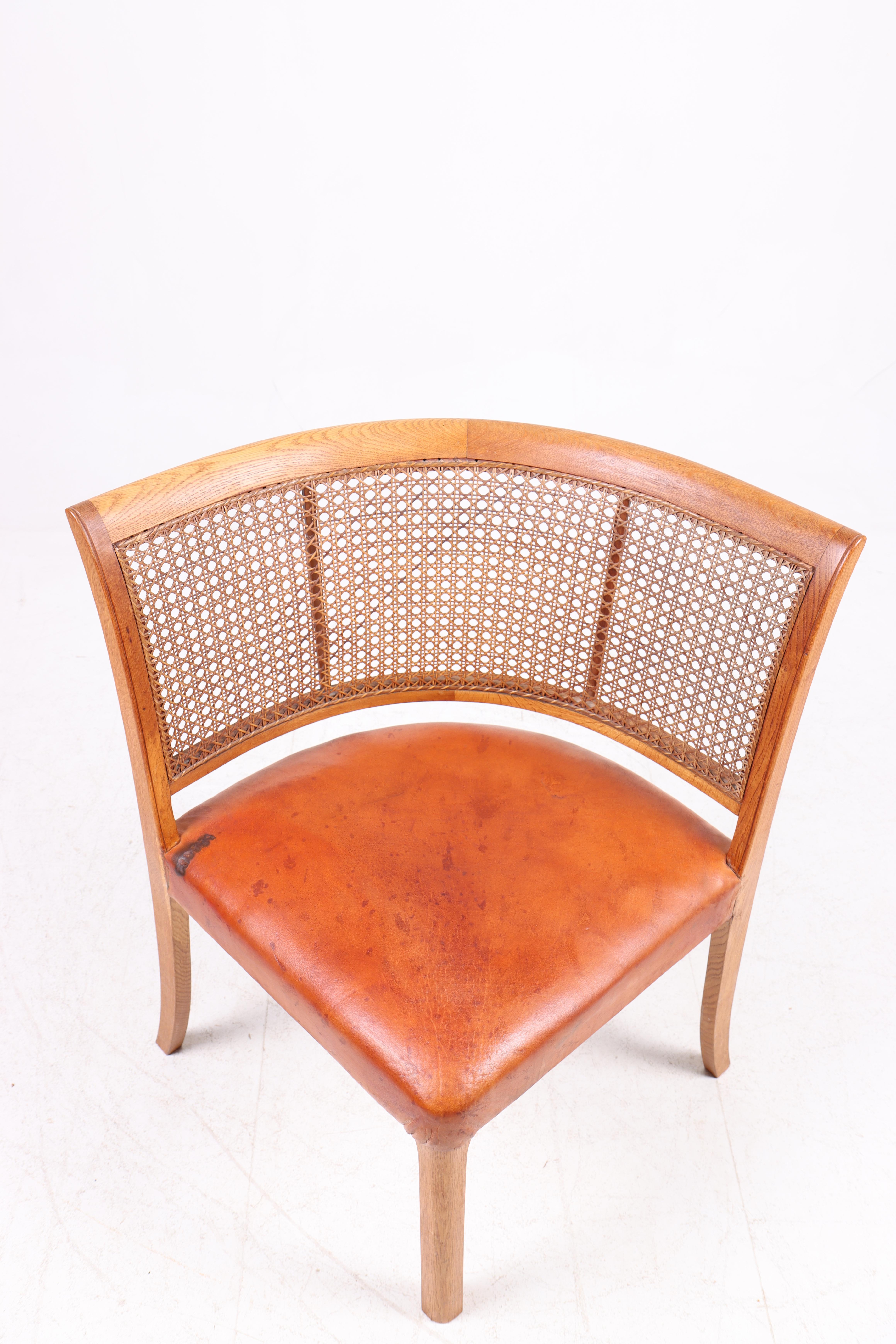 Scandinavian Modern Danish Side Chair in Oak and Cognac Leather, 1940s For Sale