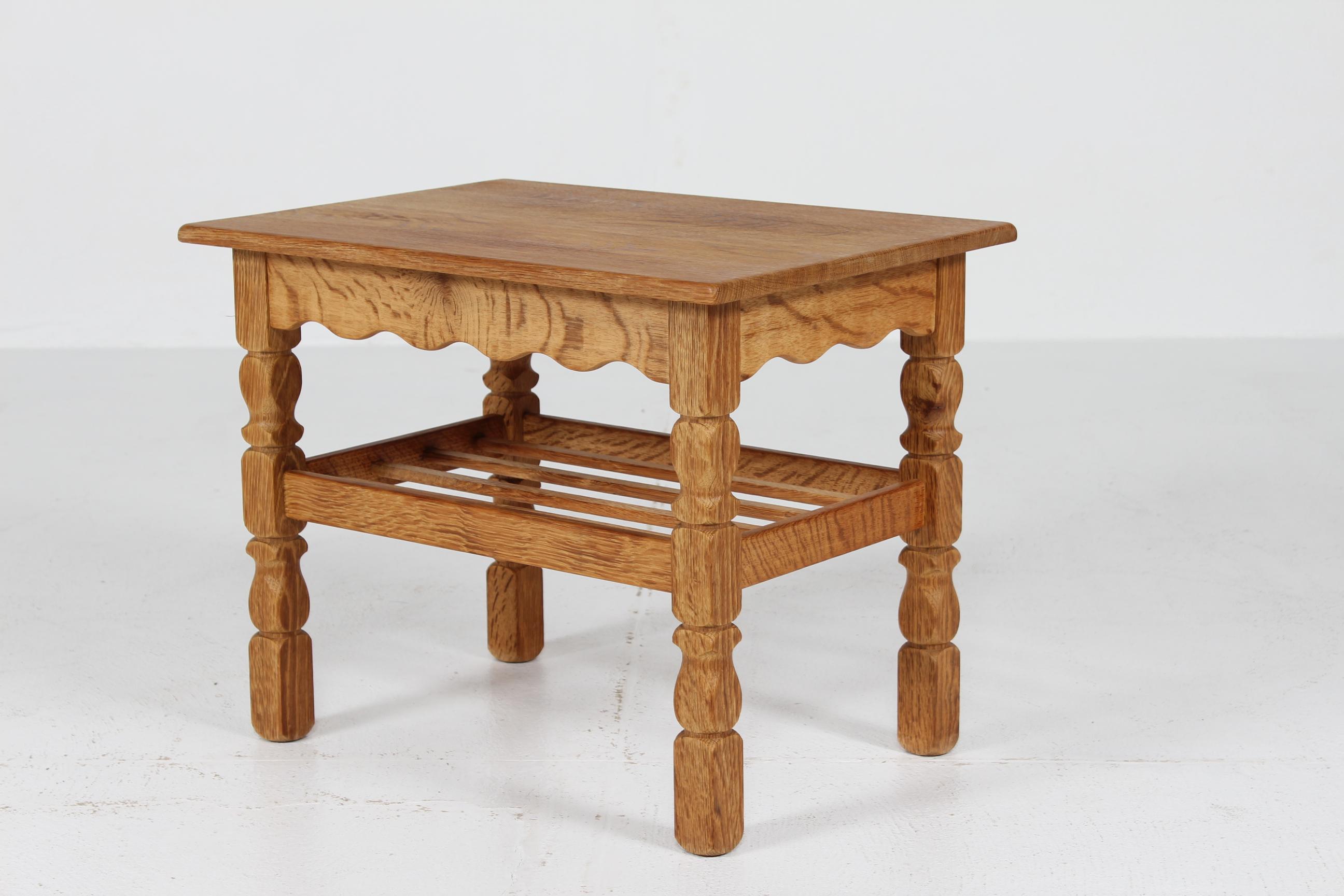 Danish Side Table of Solid Oak in Henning  Kjærnulf Style 1970s In Good Condition For Sale In Silkeborg, Silkeborg