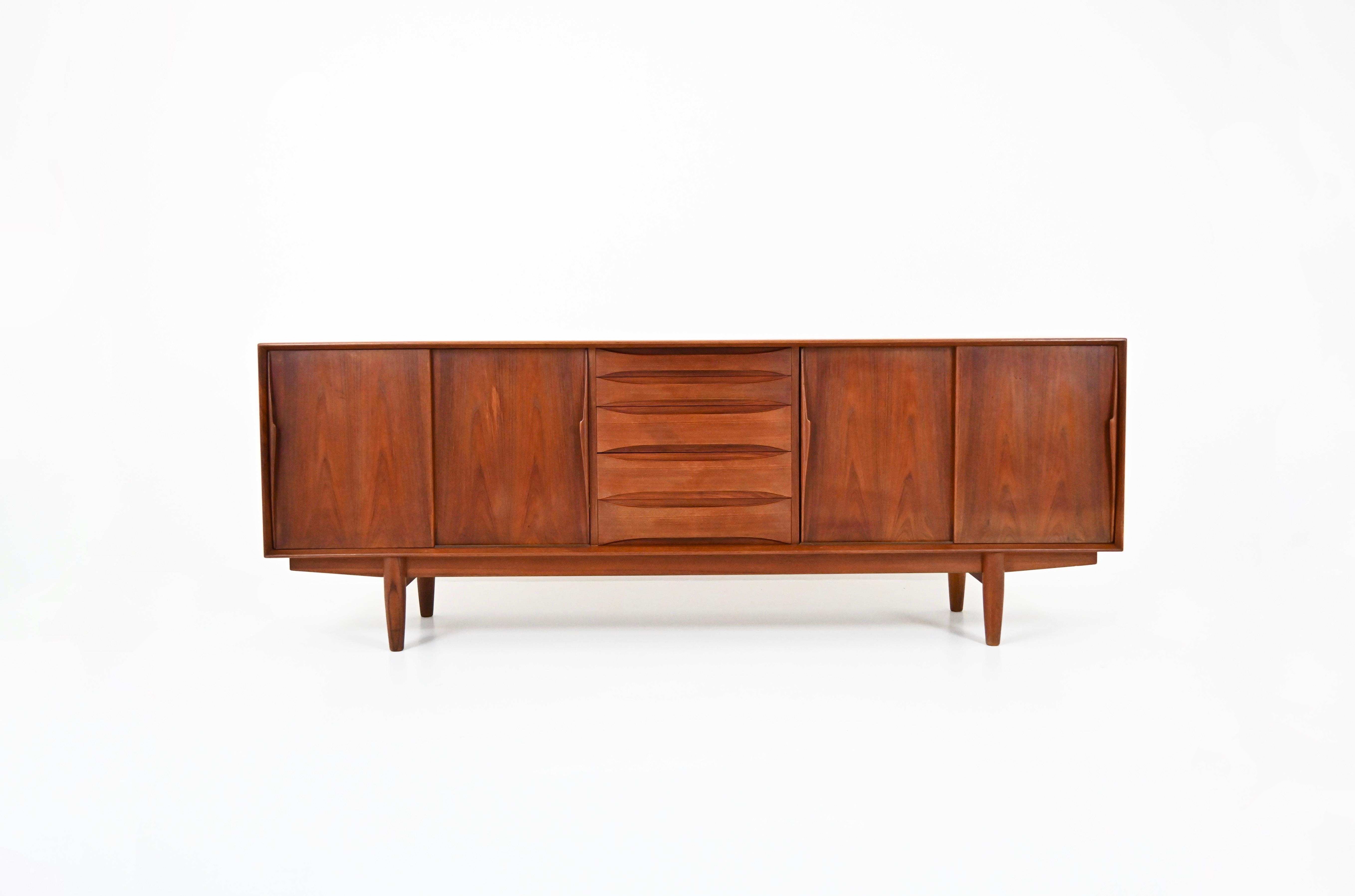 Danish Sideboard by Arne Vodder for Dyrlund, 1960s In Good Condition In bruxelles, BE