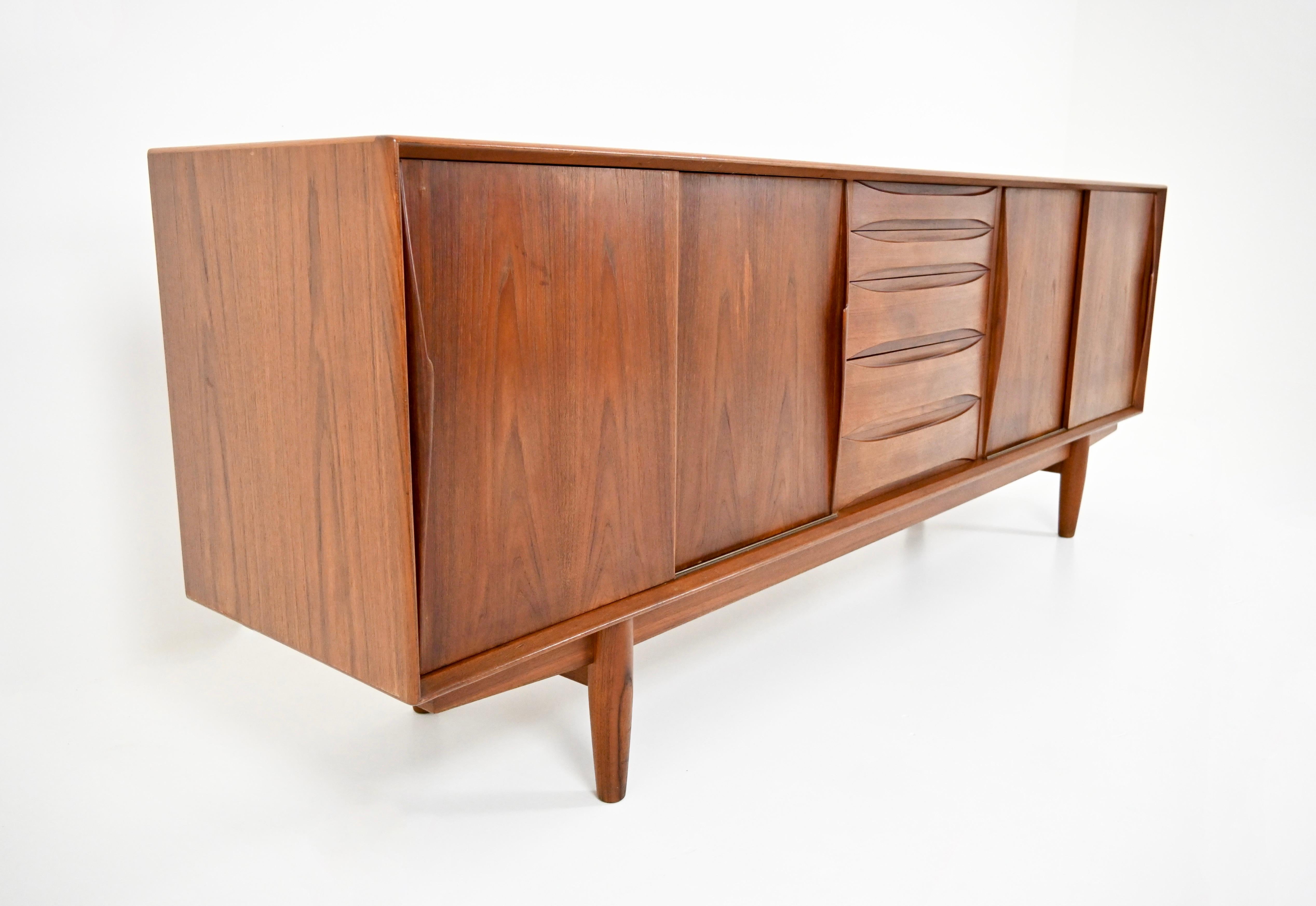 Wood Danish Sideboard by Arne Vodder for Dyrlund, 1960s