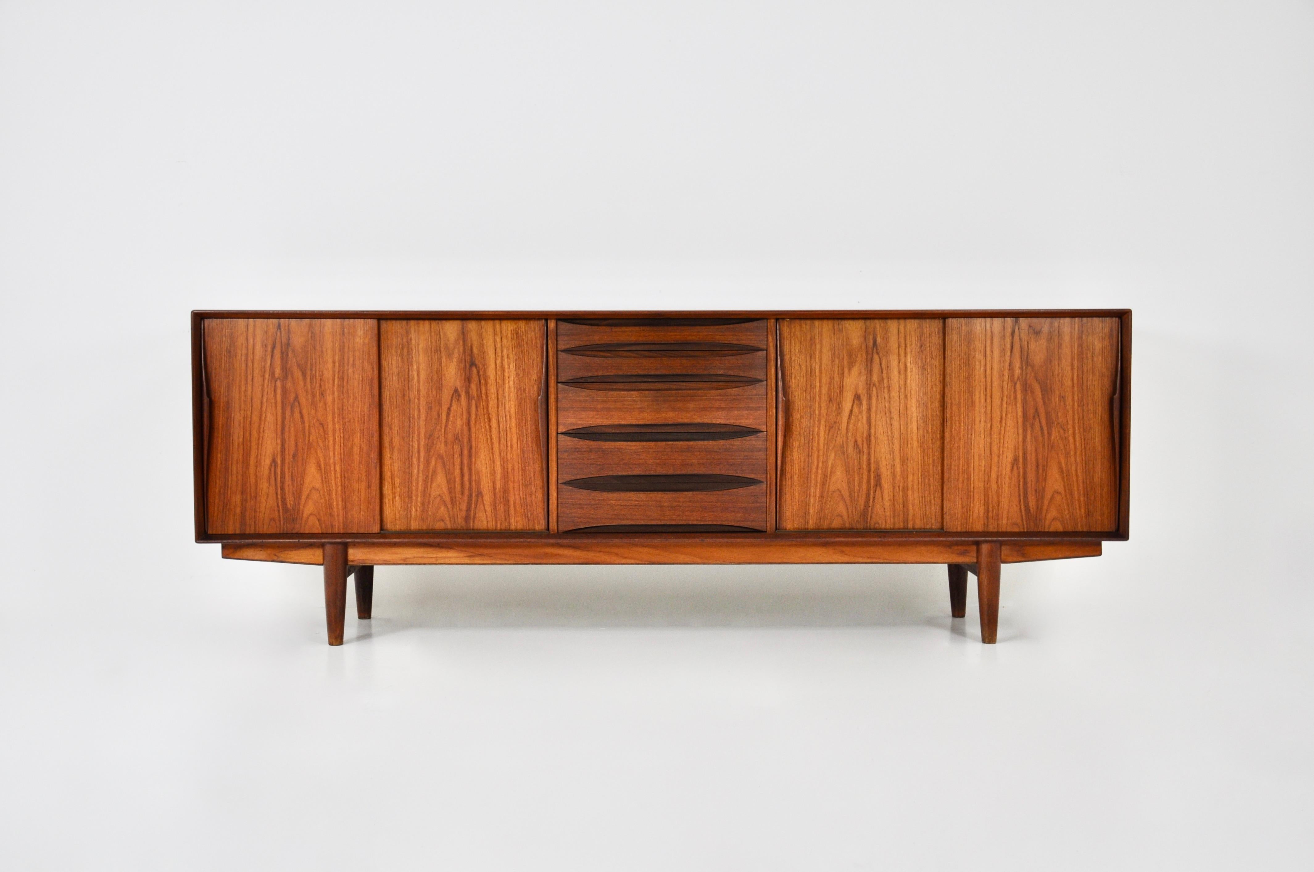 Danish sideboard by Arne Vodder for Dyrlund, 1960s In Good Condition In Lasne, BE