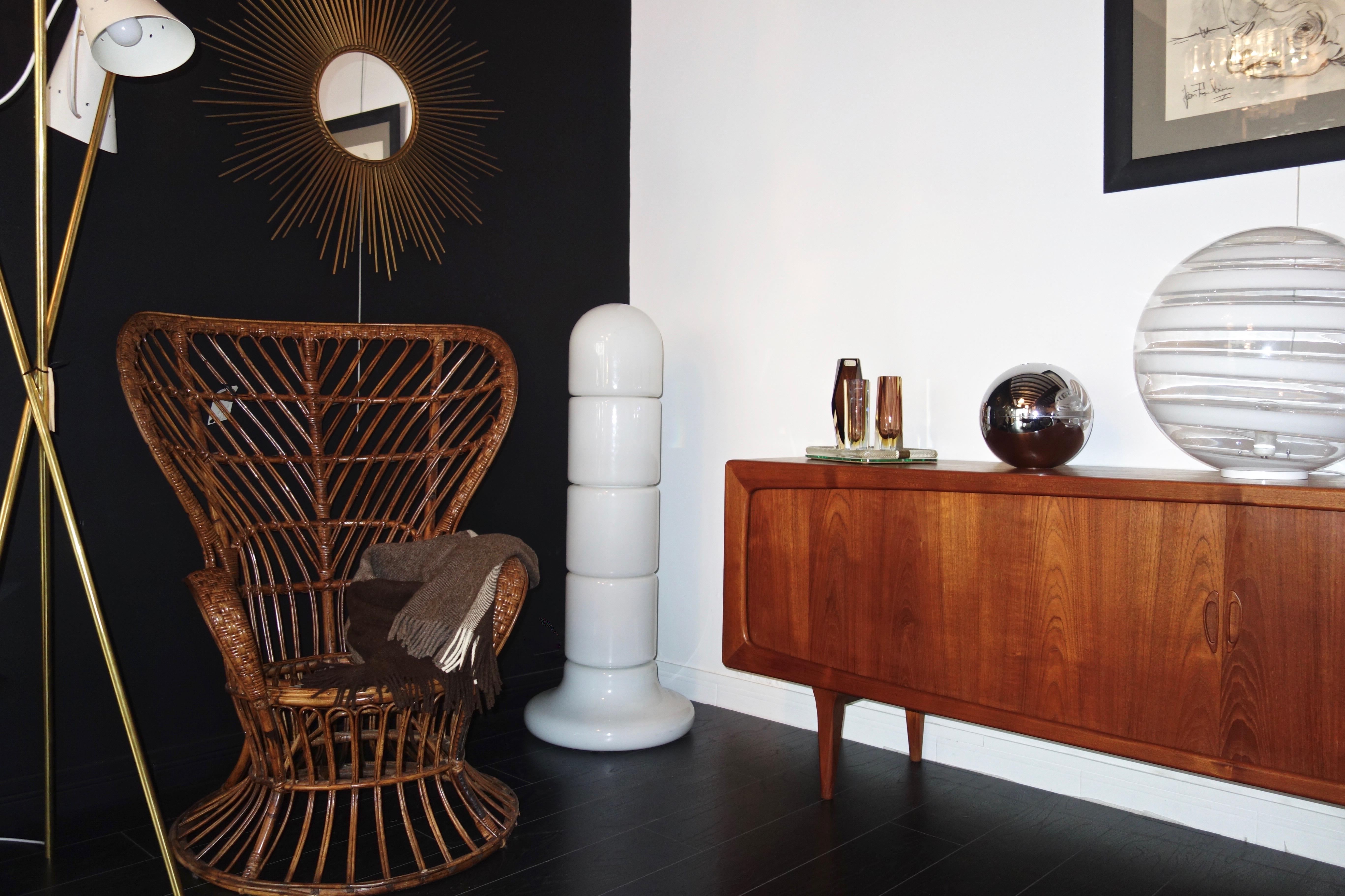 Scandinavian teak sideboard by Hans Peter Hansen for Skive Møbelfabrik. Made in Denmark in the 1960s. Superb timeless and refined line, 2 drum doors opening on 4 separate compartments. In the center, 5 drawers covered with vintage green felt and 3