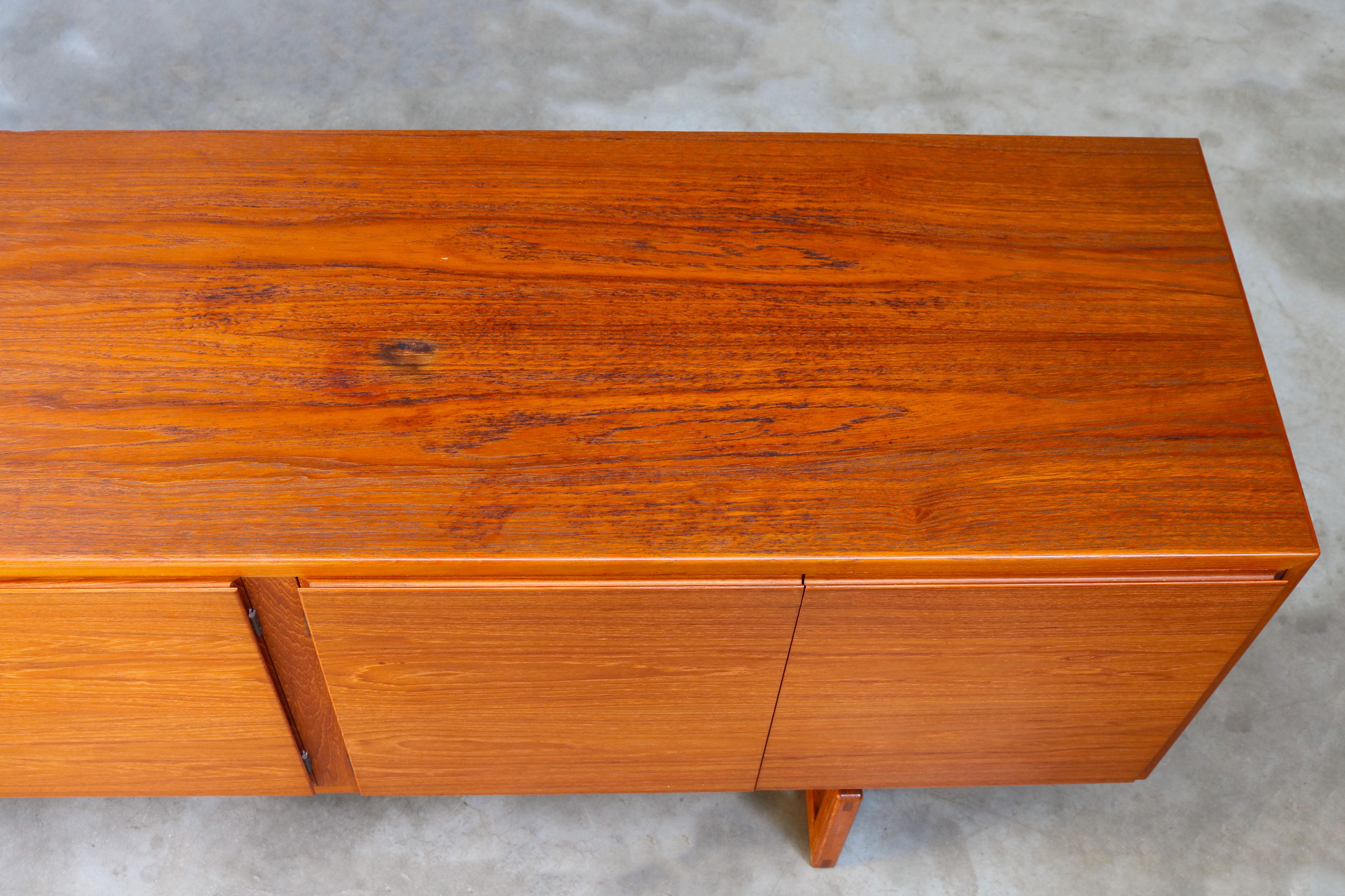 Danish sideboard / Credenza MK511 by Arne Hovmand Olsen for Mogens Kold in Teak	 9