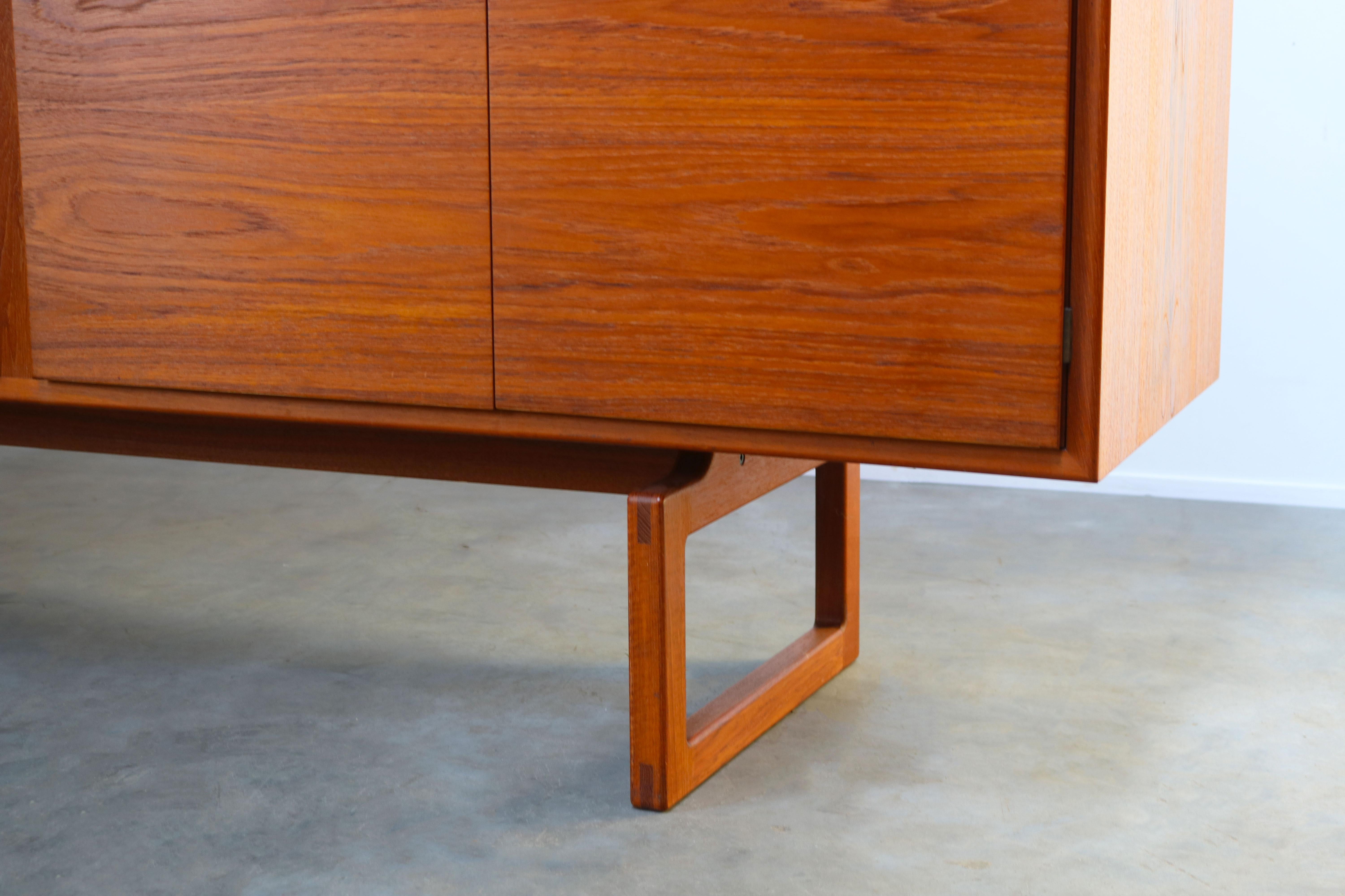 Mid-20th Century Danish sideboard / Credenza MK511 by Arne Hovmand Olsen for Mogens Kold in Teak	