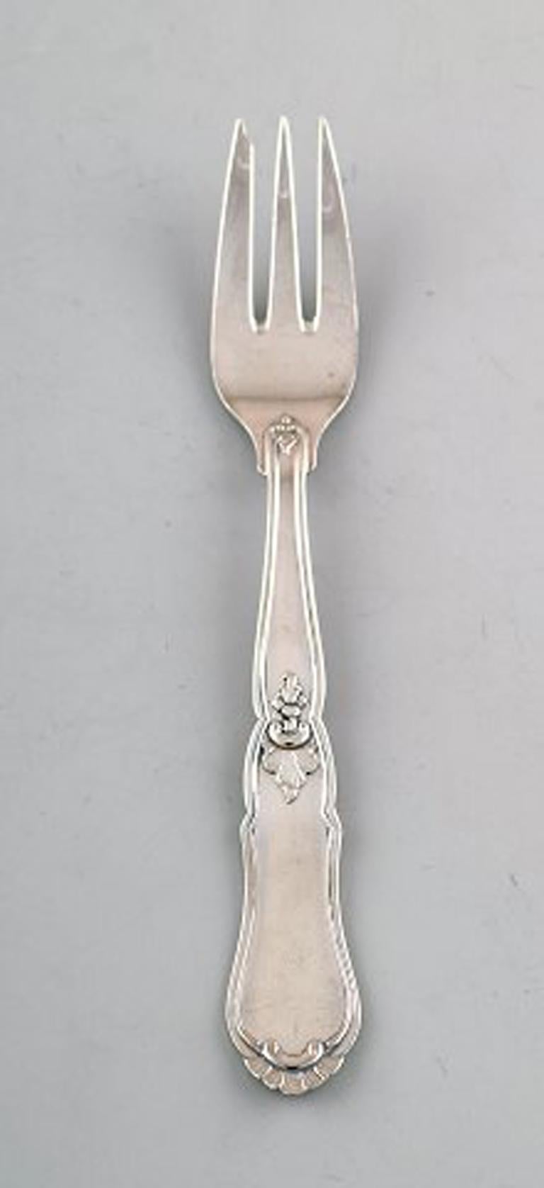 Danish silver, 830. Seven pastry forks, circa 1930
In very good condition.
Stamped: 830S, PF.
Measures: 14.5 cm.