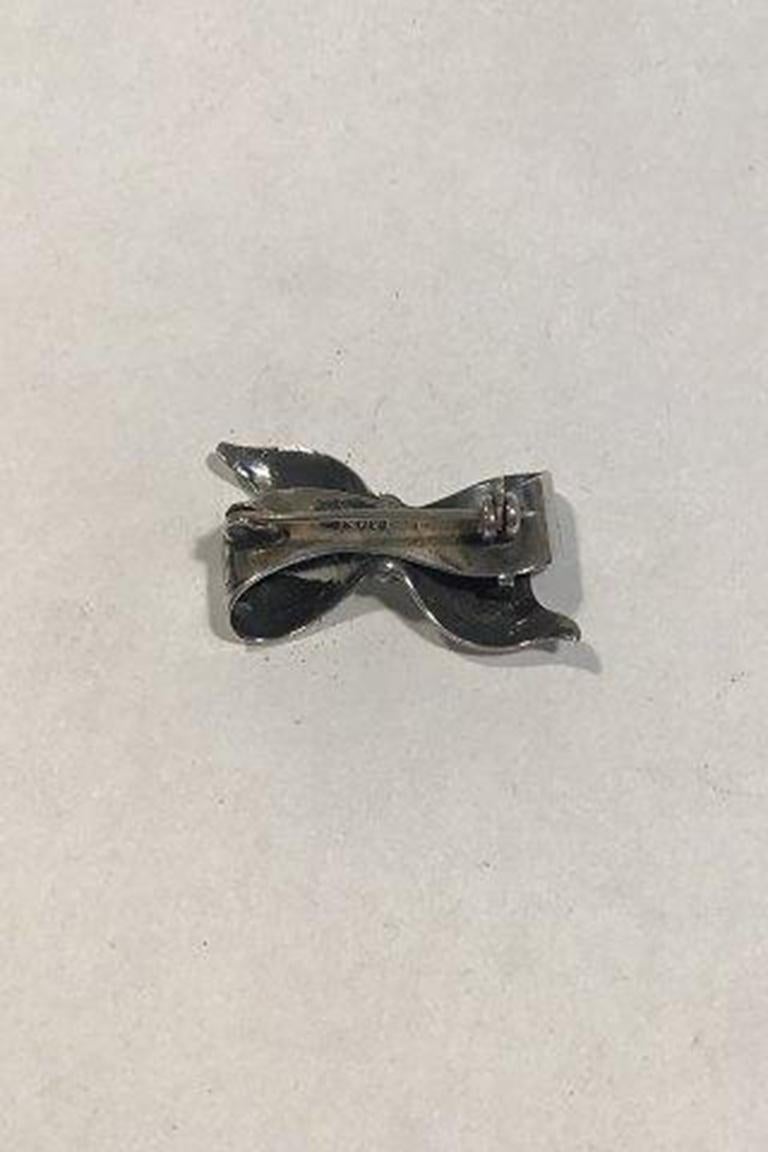 Broche danoise en argent avec nœud papillon Bon état - En vente à Copenhagen, DK