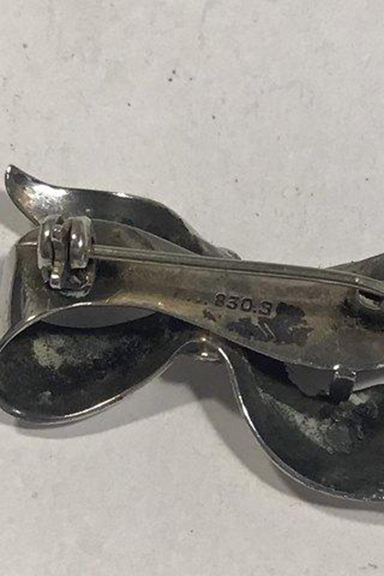 20ième siècle Broche danoise en argent avec nœud papillon en vente