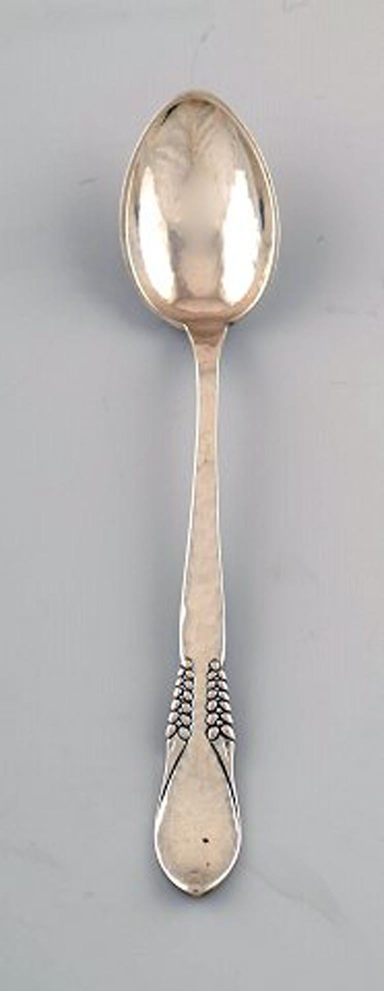 Danish silver 0,830, Five teaspoons.
Stamped: CFH: Christian Fr. Heise. 1910s-1920s.
In very good condition.
Measures: 11 cm.