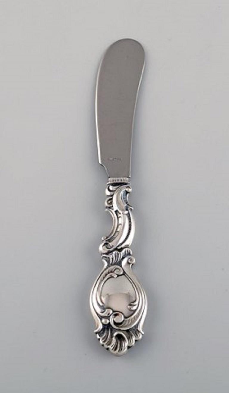 Danish Silversmith, Five Serving Parts in Silver, Rococo Style, 1940s In Excellent Condition For Sale In Copenhagen, DK