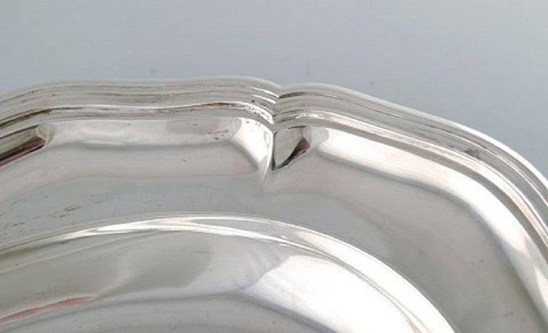 Danish Silversmith, Large Serving Dish in Silver, Dated 1936 In Good Condition For Sale In Copenhagen, Denmark