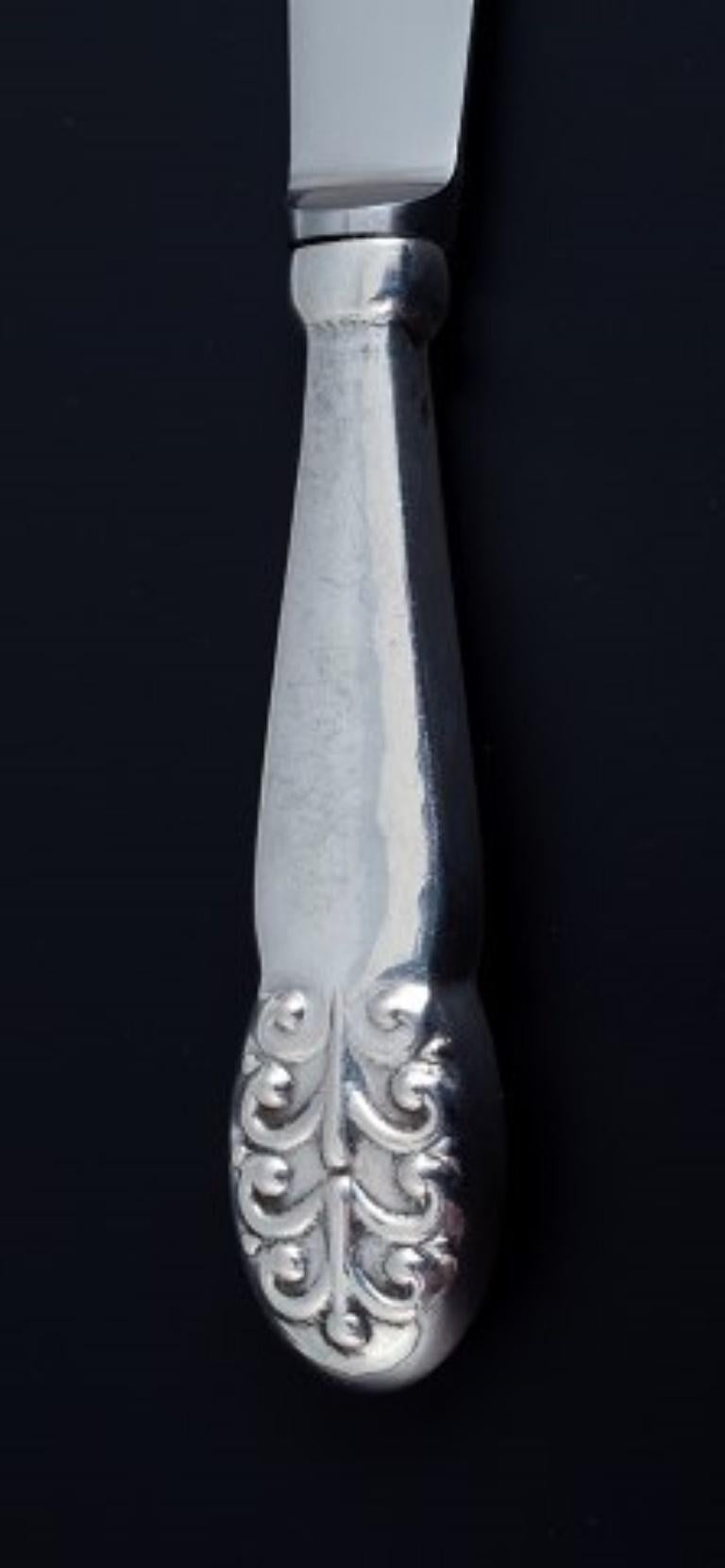 Danish Silversmith, Set of Twelve Fruit Knives, Danish 830 Silver, 1930-1940s For Sale 2