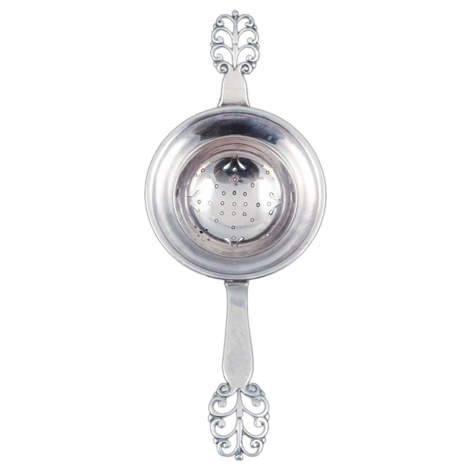 Argentiere danese, colino per il tè. Argento danese 830. 1930/40s.