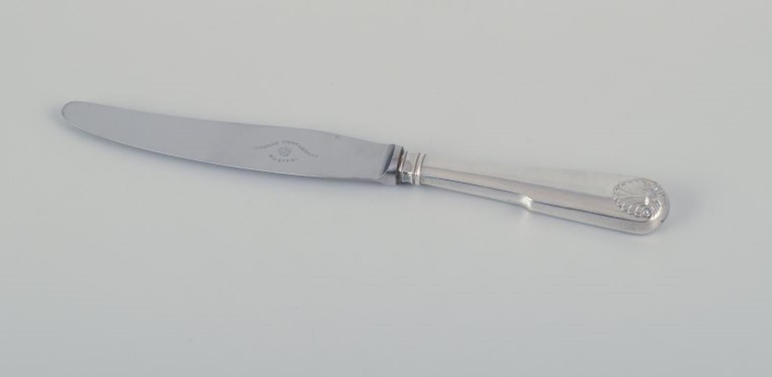Danois Les orfèvres danois. Trois longs couteaux de table en argent 830. Style Art déco. en vente