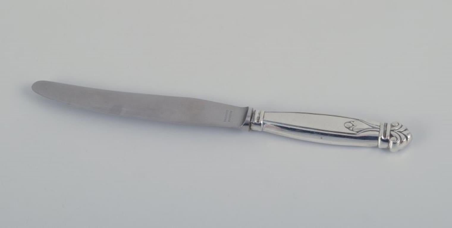 Les orfèvres danois. Trois longs couteaux de table en argent 830. Style Art déco. en vente 2