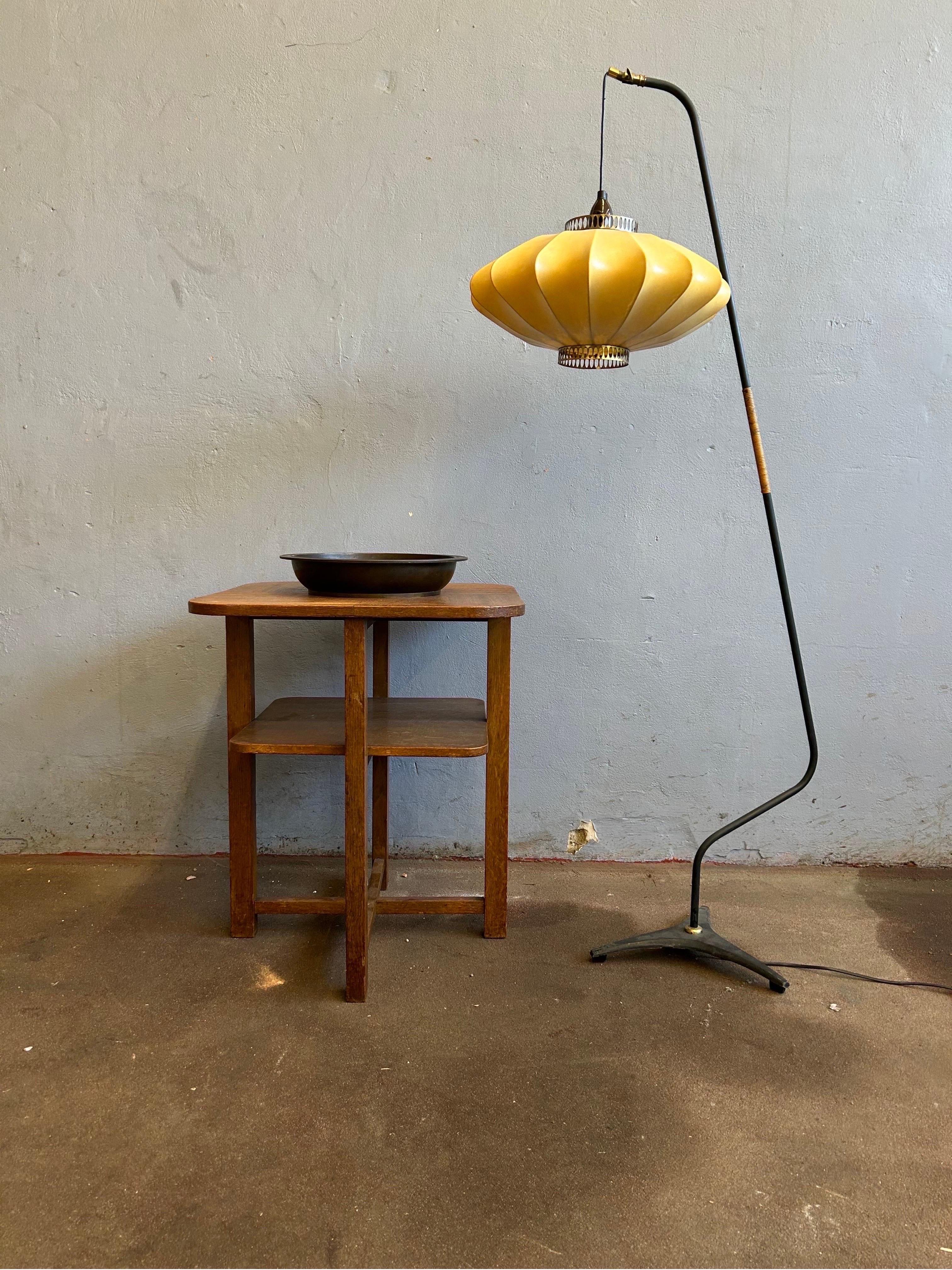 Danish functionalist side table made in smoked oak in the 1960s by a unknown danish furniture manufacturer.

This side table is made of solid and veneered smoked oak, the side table is the perfect piece in any interior and can fit any type of