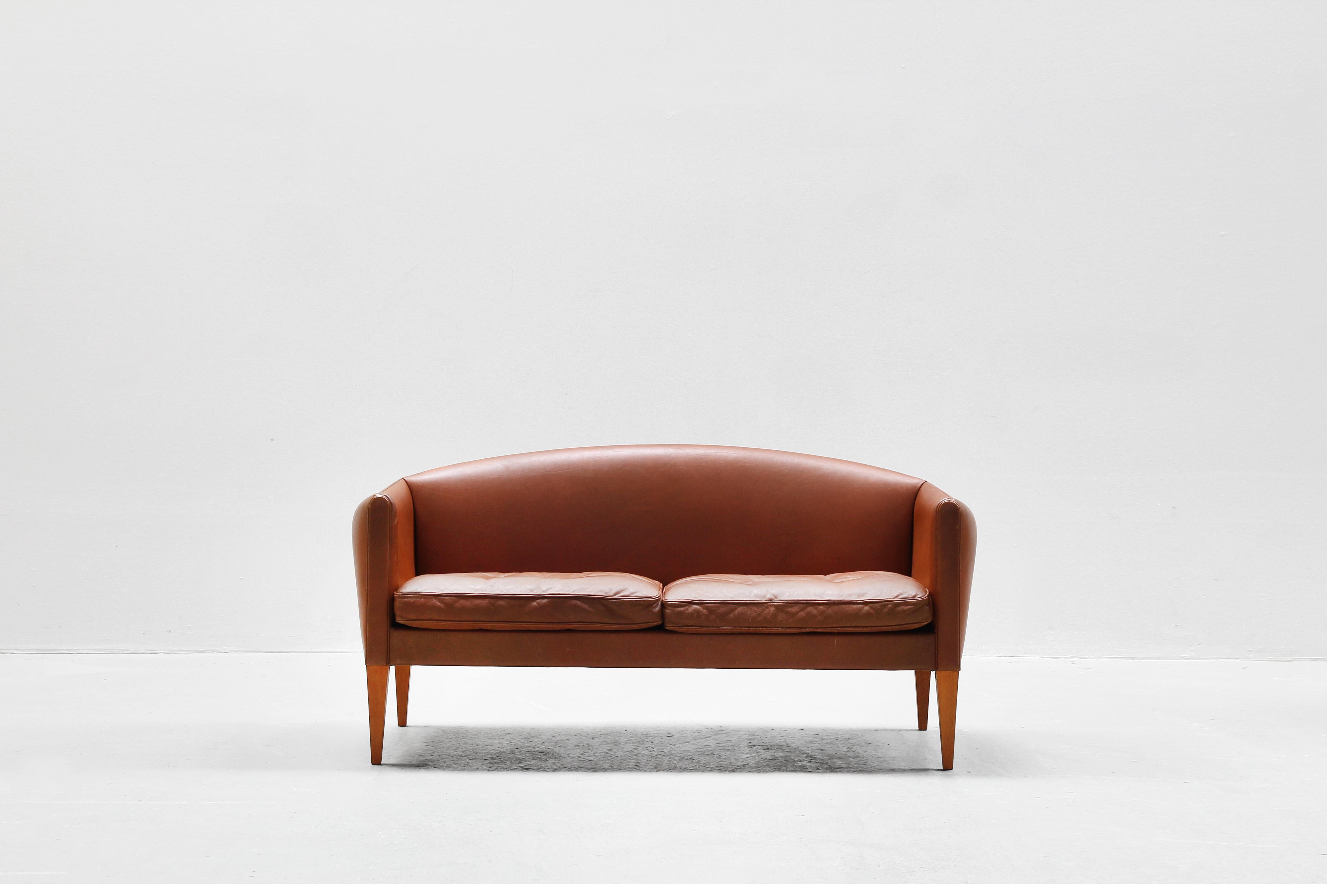 Danish Sofa by Illum Wikkelsø for Holger Christiansen, Denmark, 1960s Leather In Good Condition For Sale In Berlin, DE