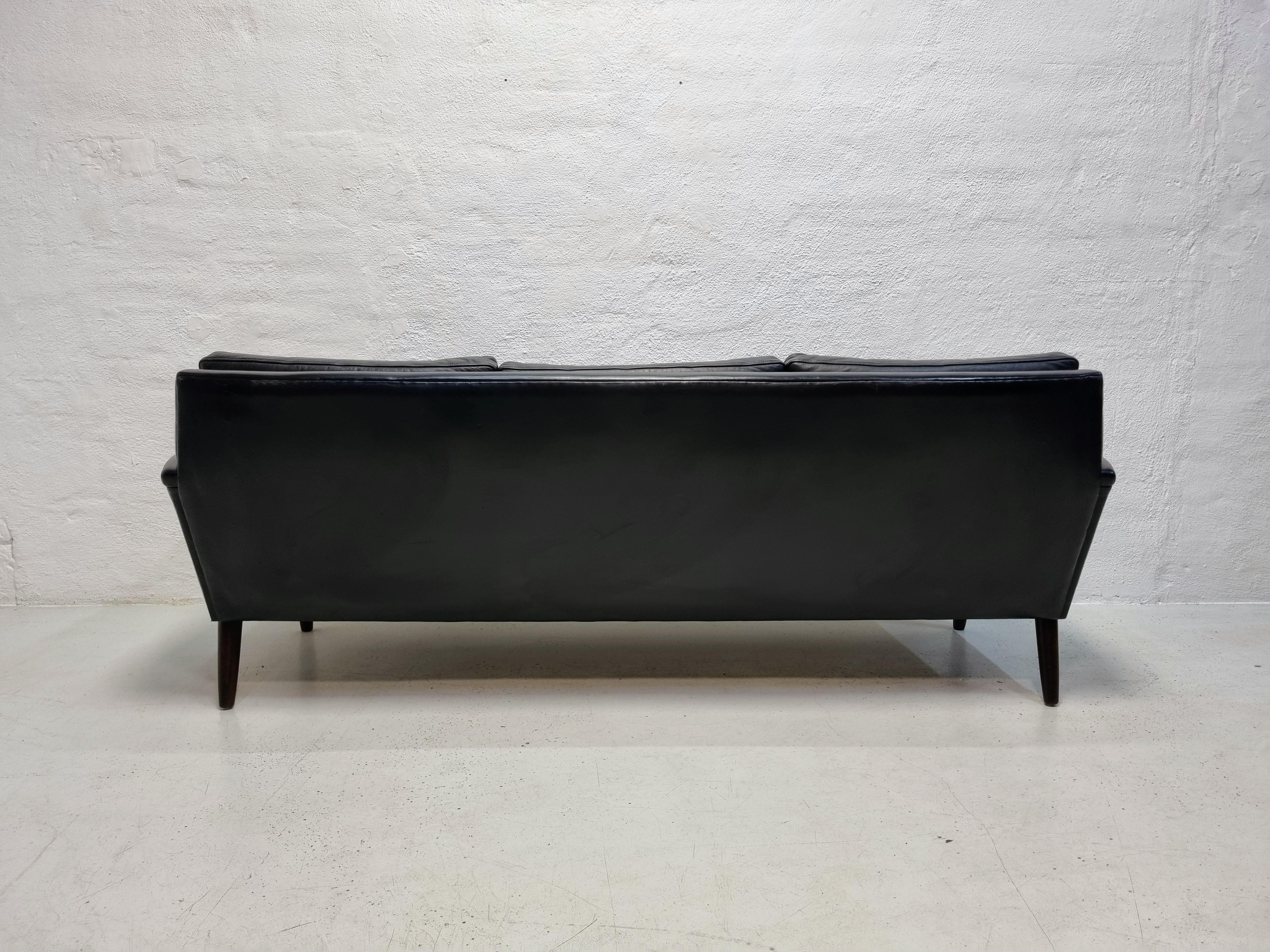 Dänisches Sofa aus schwarzem Leder  im Angebot 6