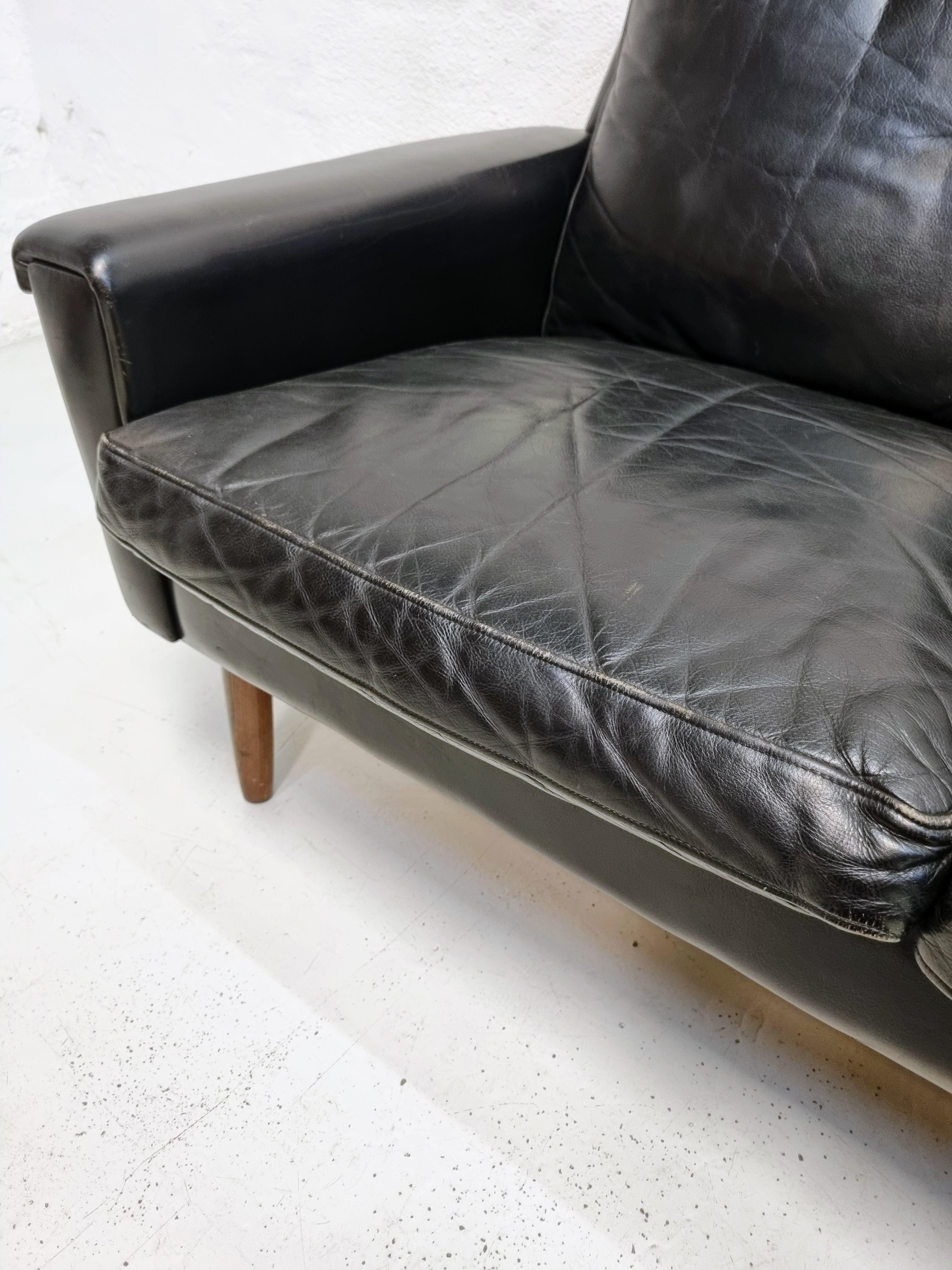 Danish sofa in black leather  In Good Condition For Sale In Vojens, 83