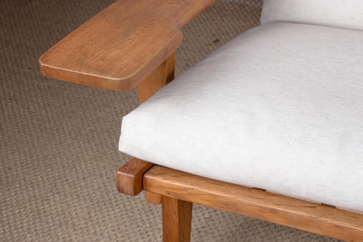 Danish sofa in solid oak and fabric, model GE375 by Hans Wegner for Getama 1960. For Sale 2