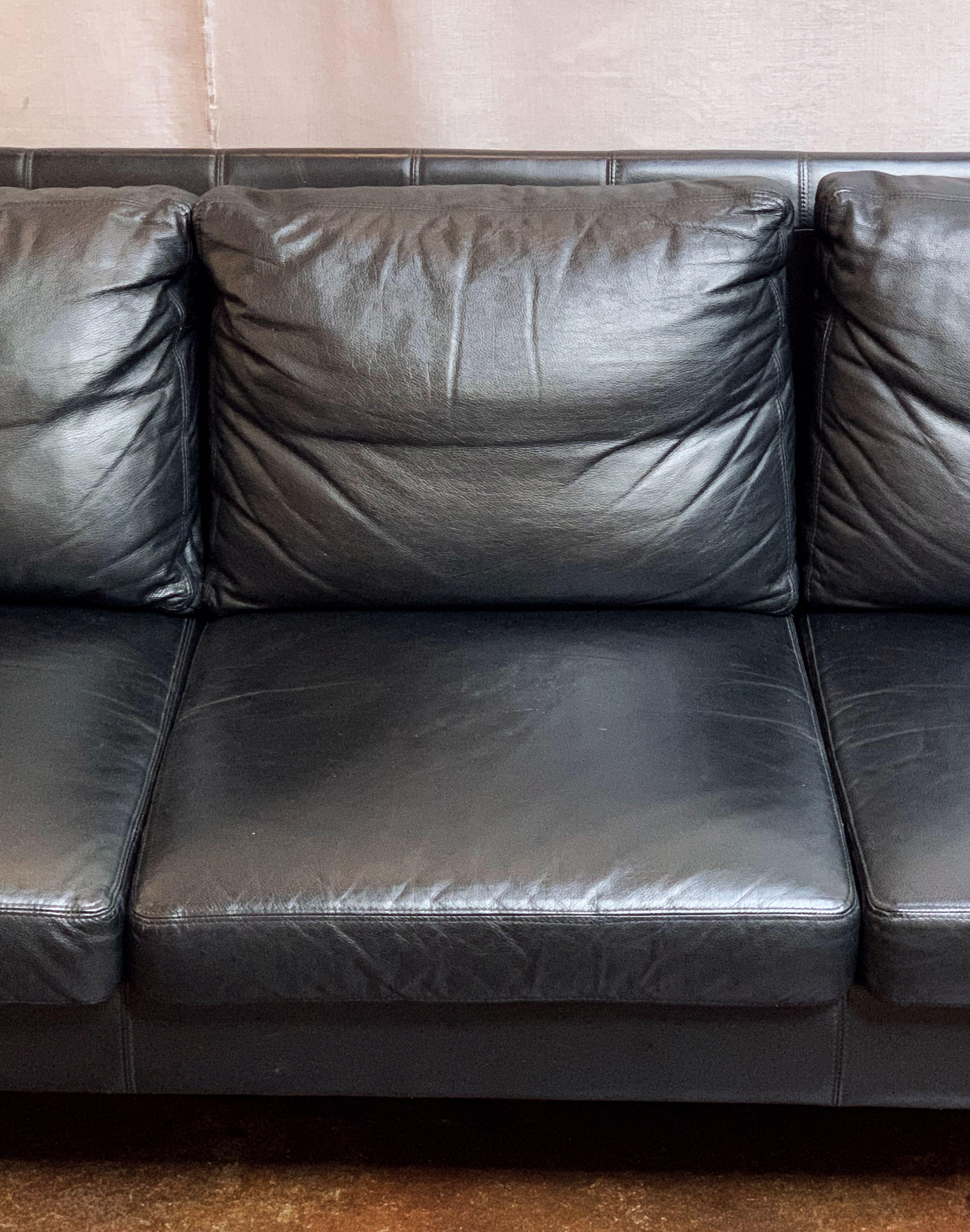 Danish Sofa of Leather and Beech 2
