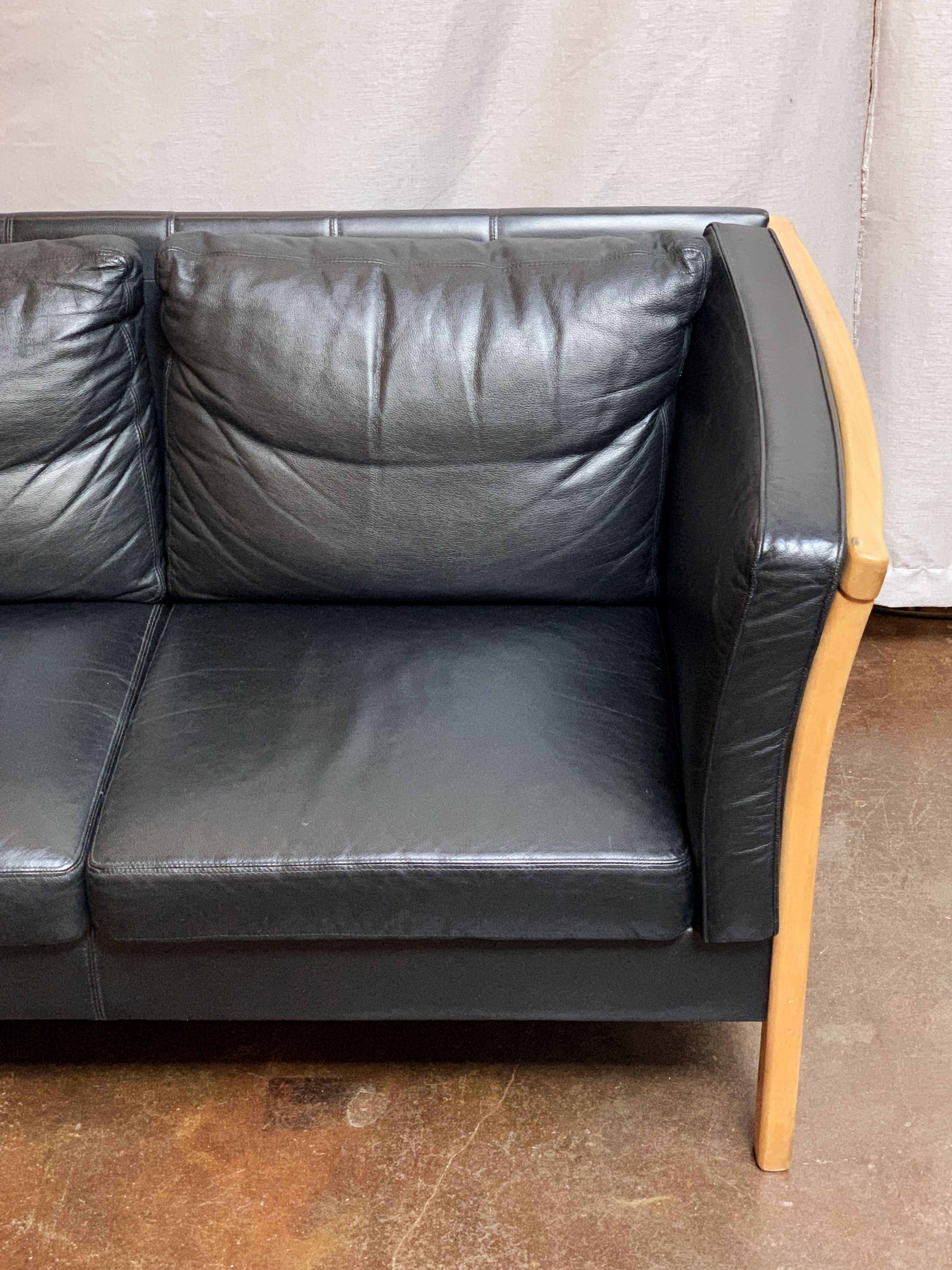 Danish Sofa of Leather and Beech 3