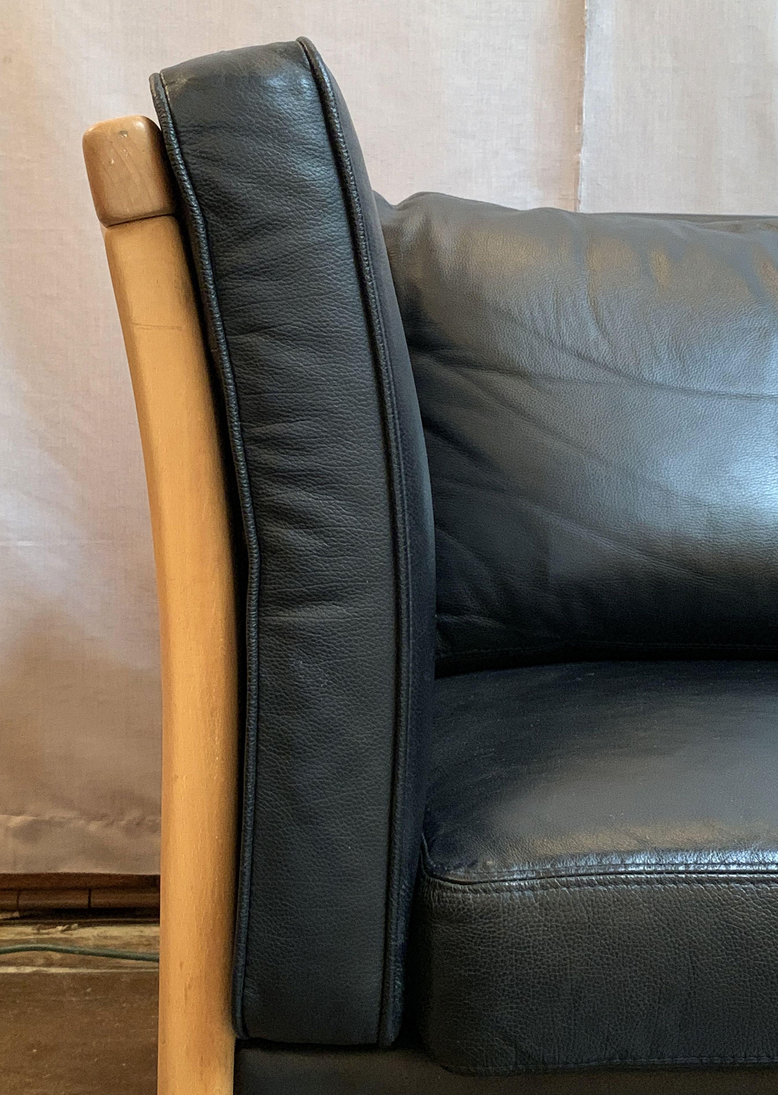 Danish Sofa of Leather and Beech 5