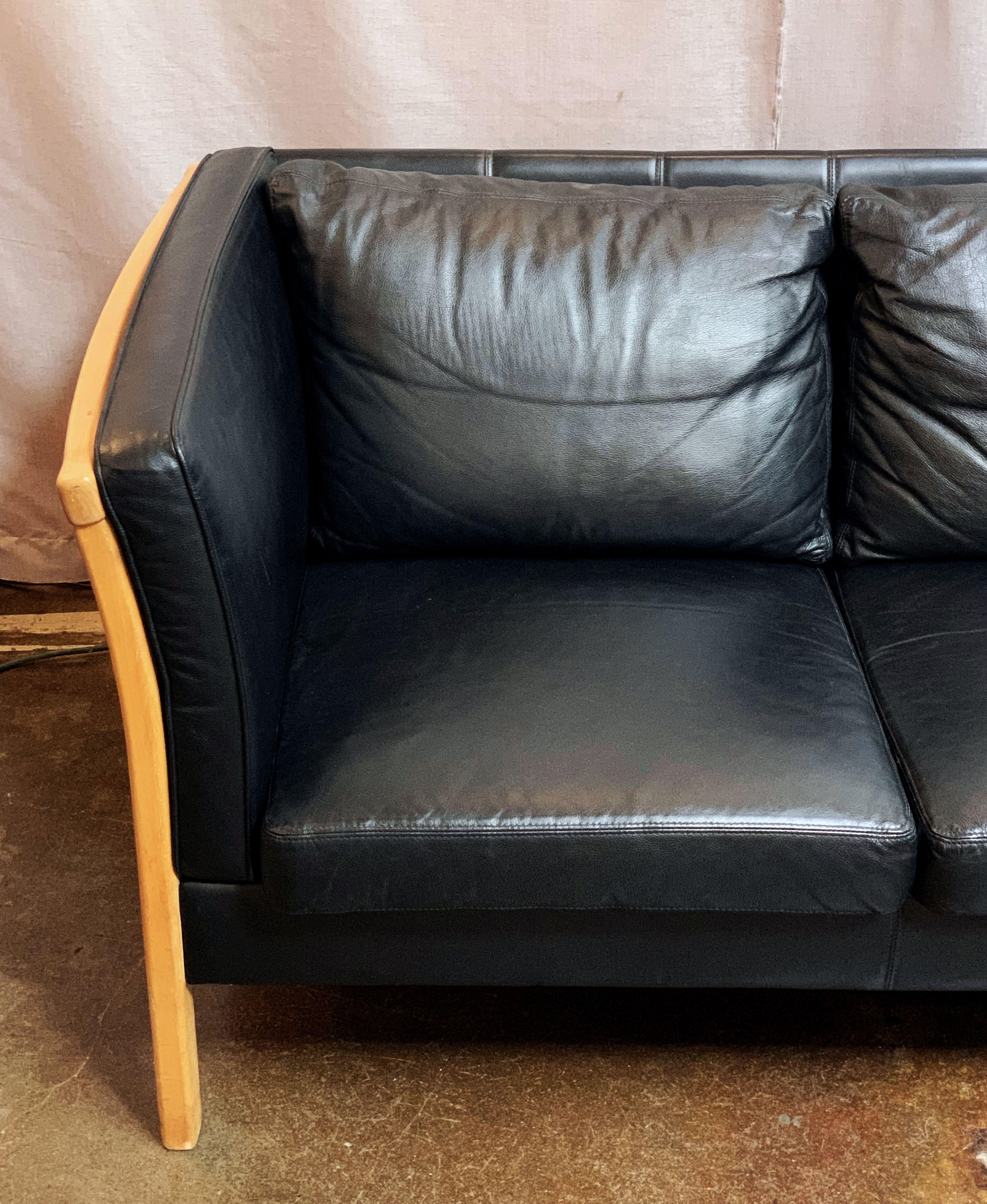 Danish Sofa of Leather and Beech 1