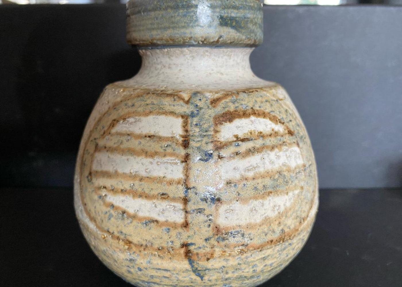 Schöne Qualitätsvase von der Soholm Pottery. Auf dem Boden markiert.