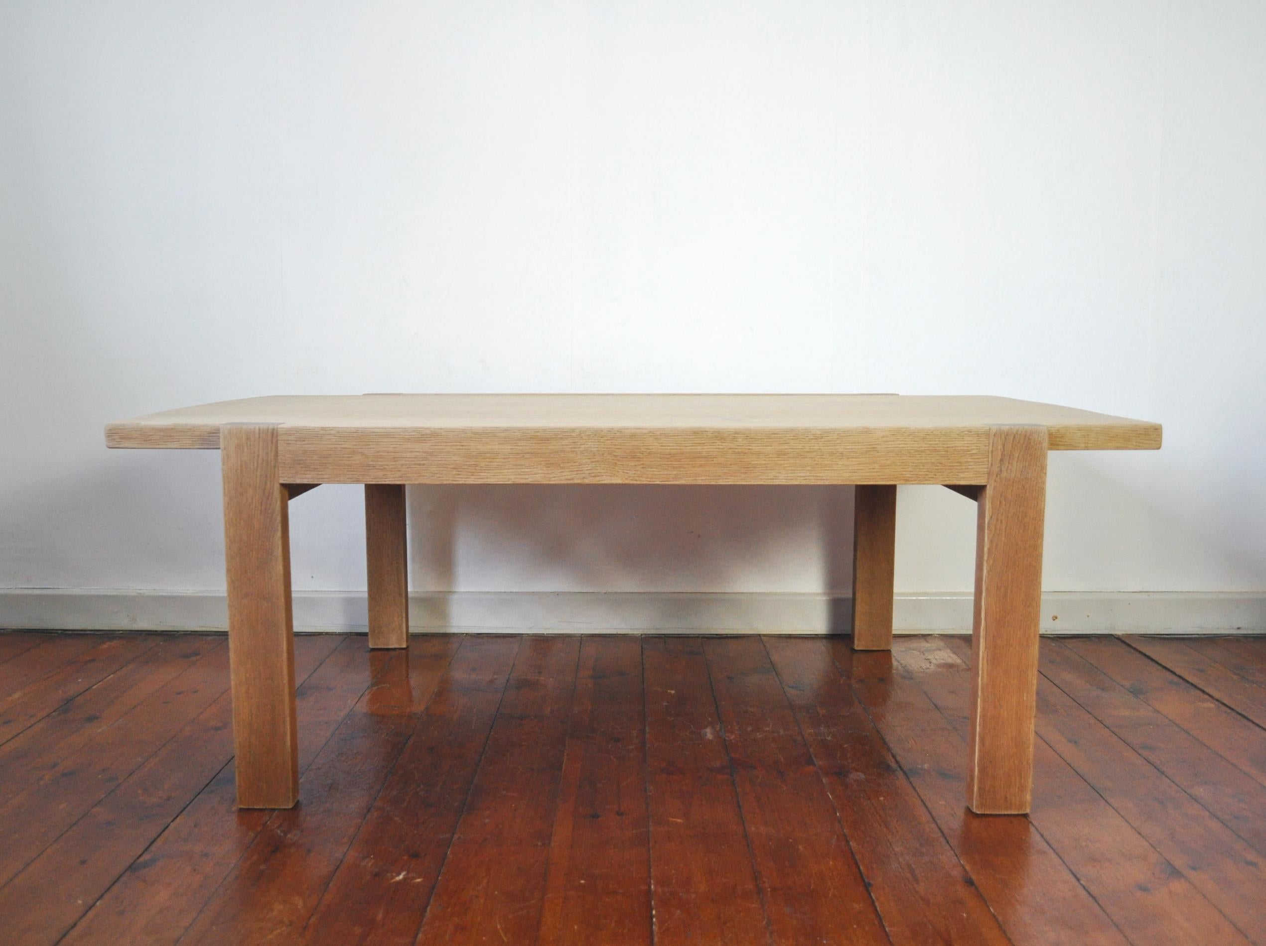 Danish Solid Oak Coffee or Side Table In Good Condition For Sale In Vordingborg, DK