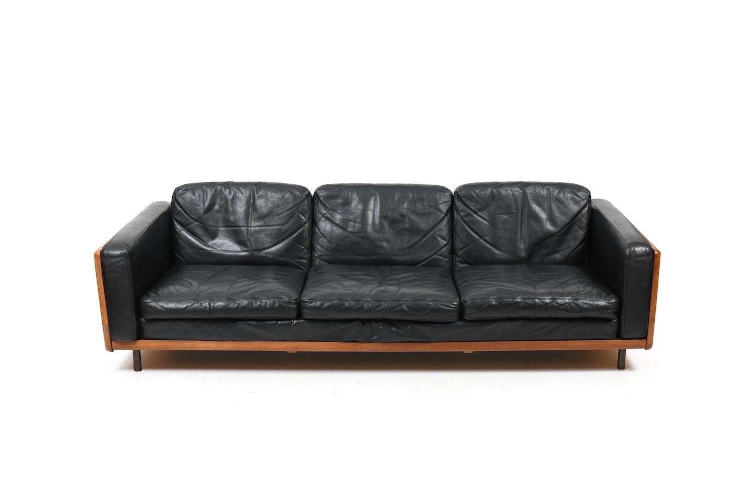 Danish solid Oak, Leather and Brass Sofa 1960s In Good Condition In Handewitt, DE