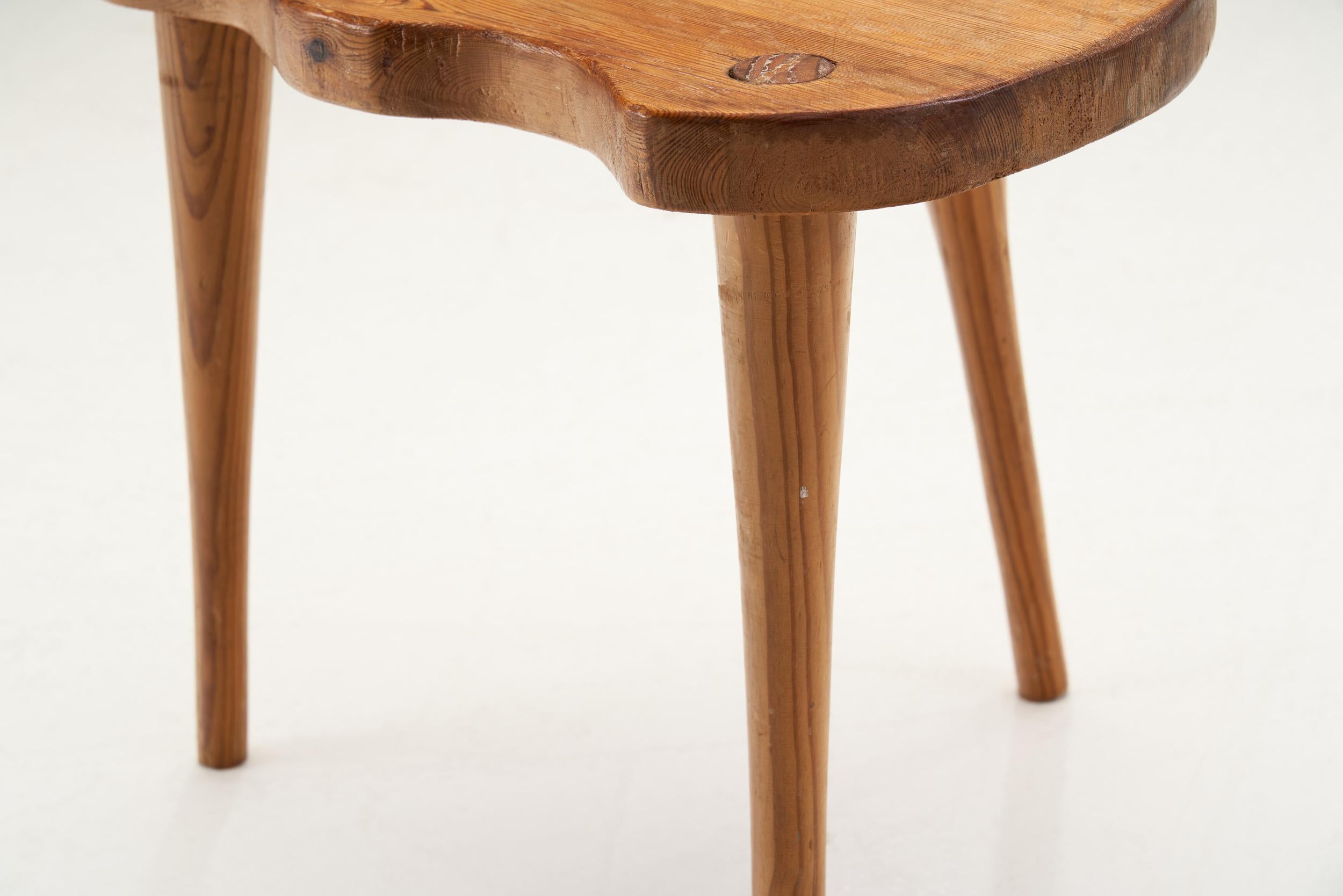 Danish Solid Pine Tripod Stool, Denmark, 1960s For Sale 6