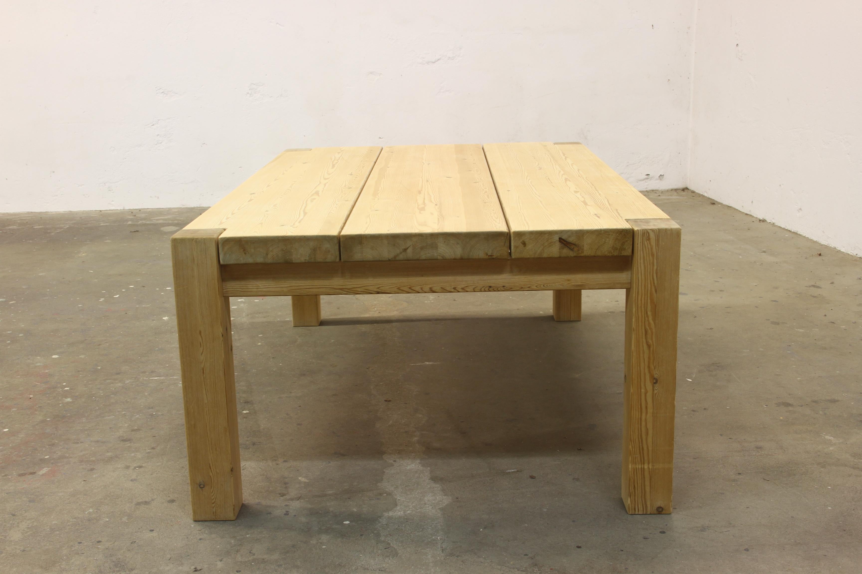 Table basse danoise en pin massif des années 1970/80 en vente 4
