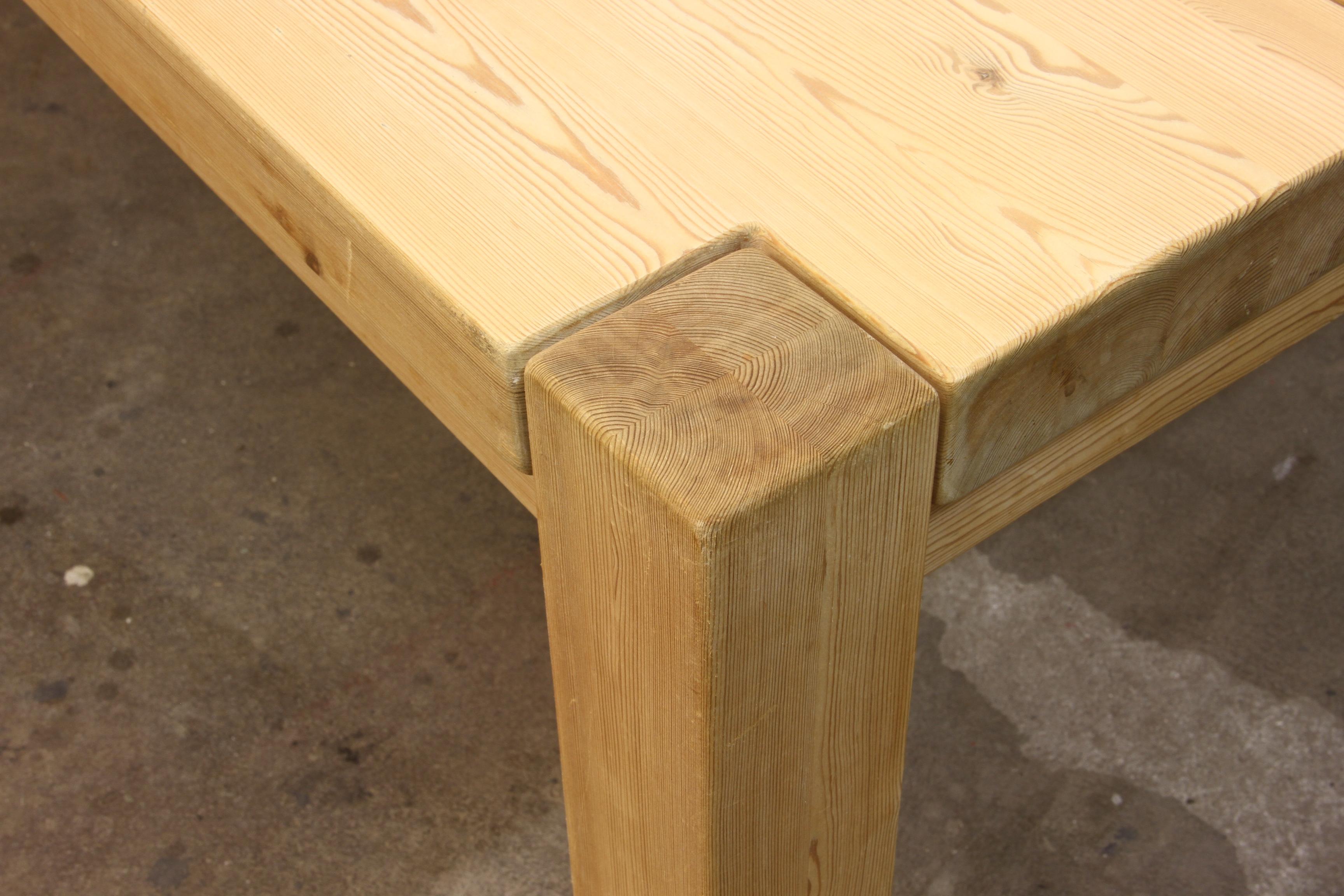 Table basse danoise en pin massif des années 1970/80 en vente 8