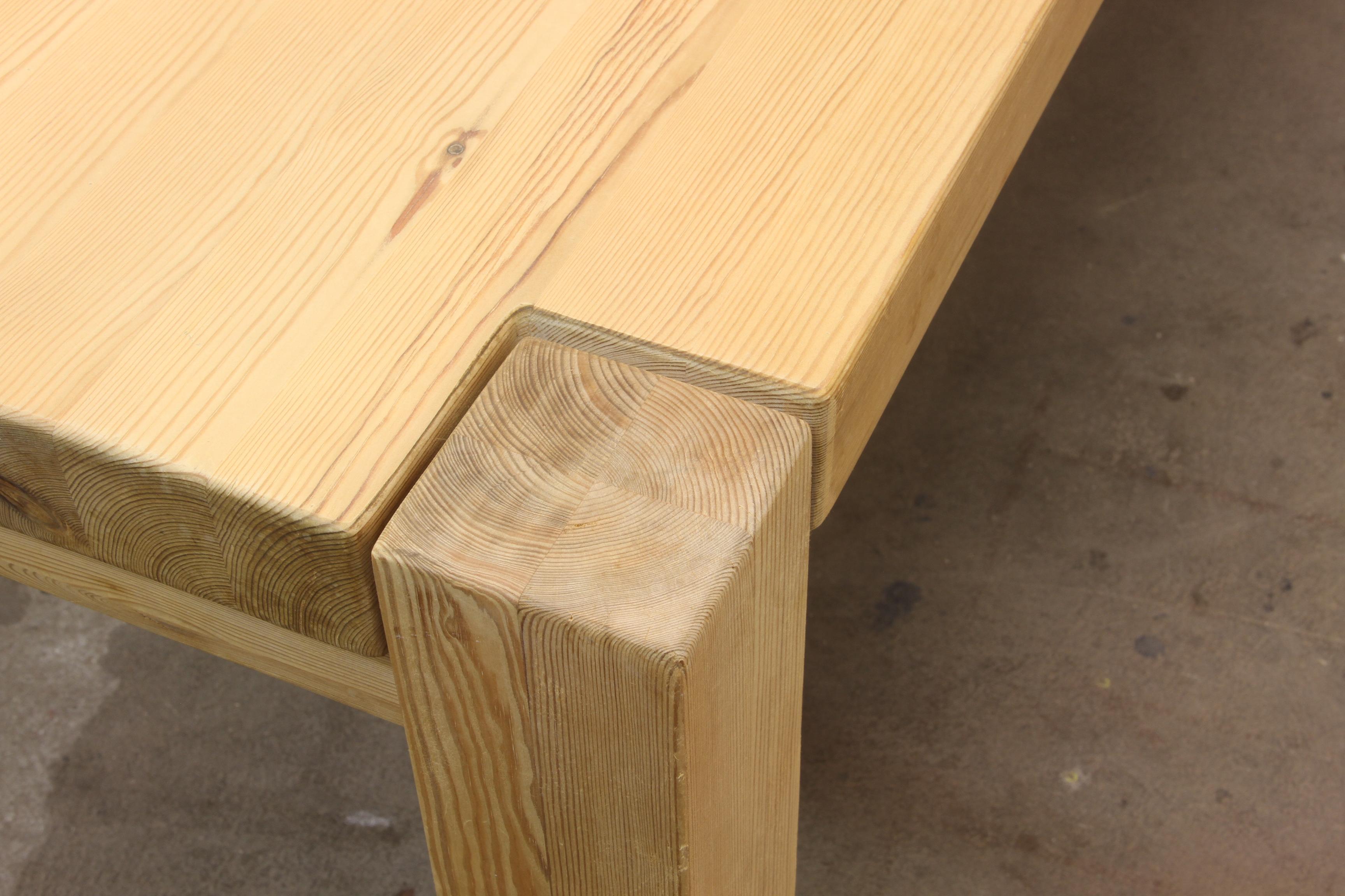Table basse danoise en pin massif des années 1970/80 en vente 9