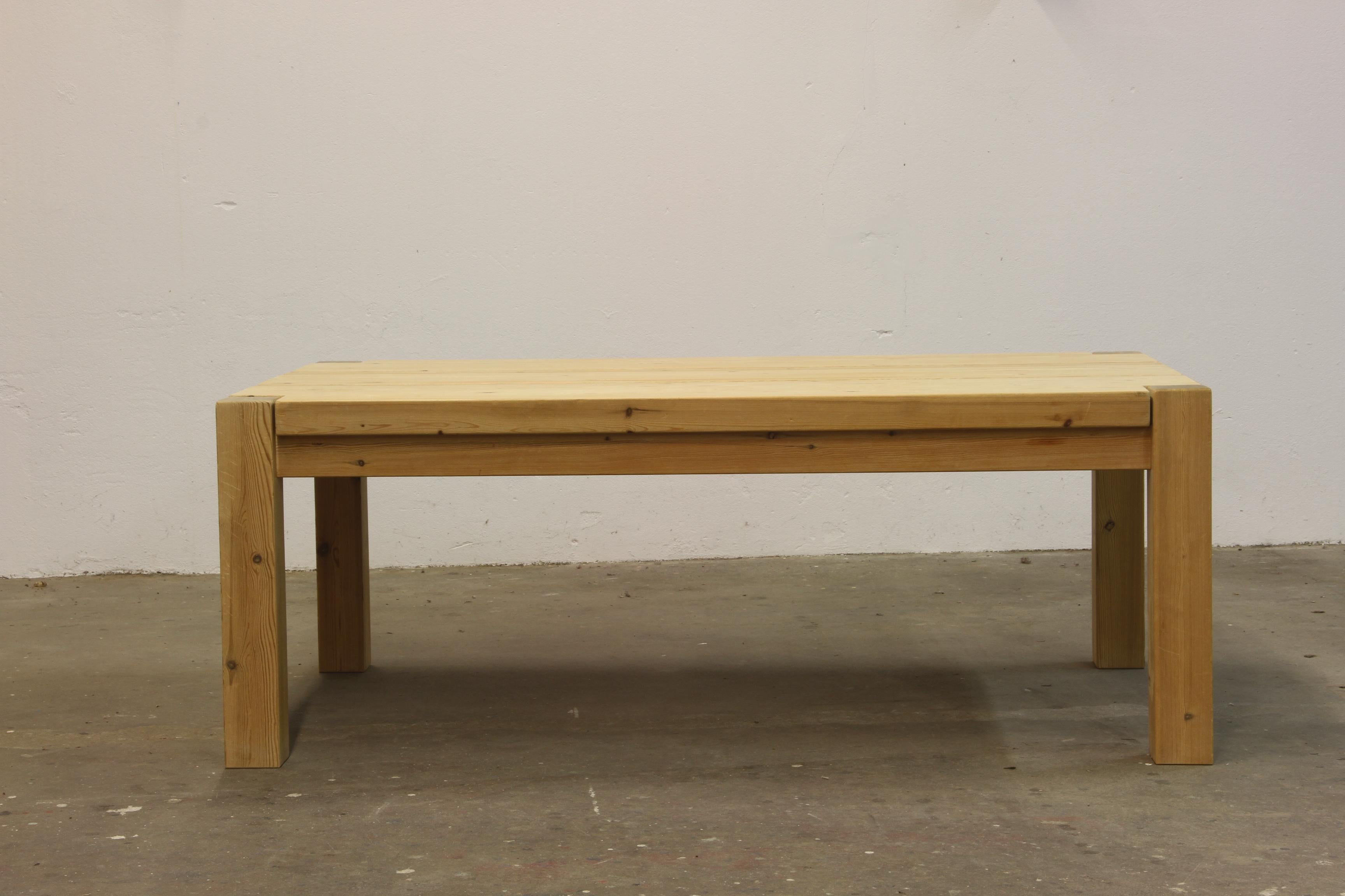 Table basse danoise en pin massif des années 1970/80 en vente 1