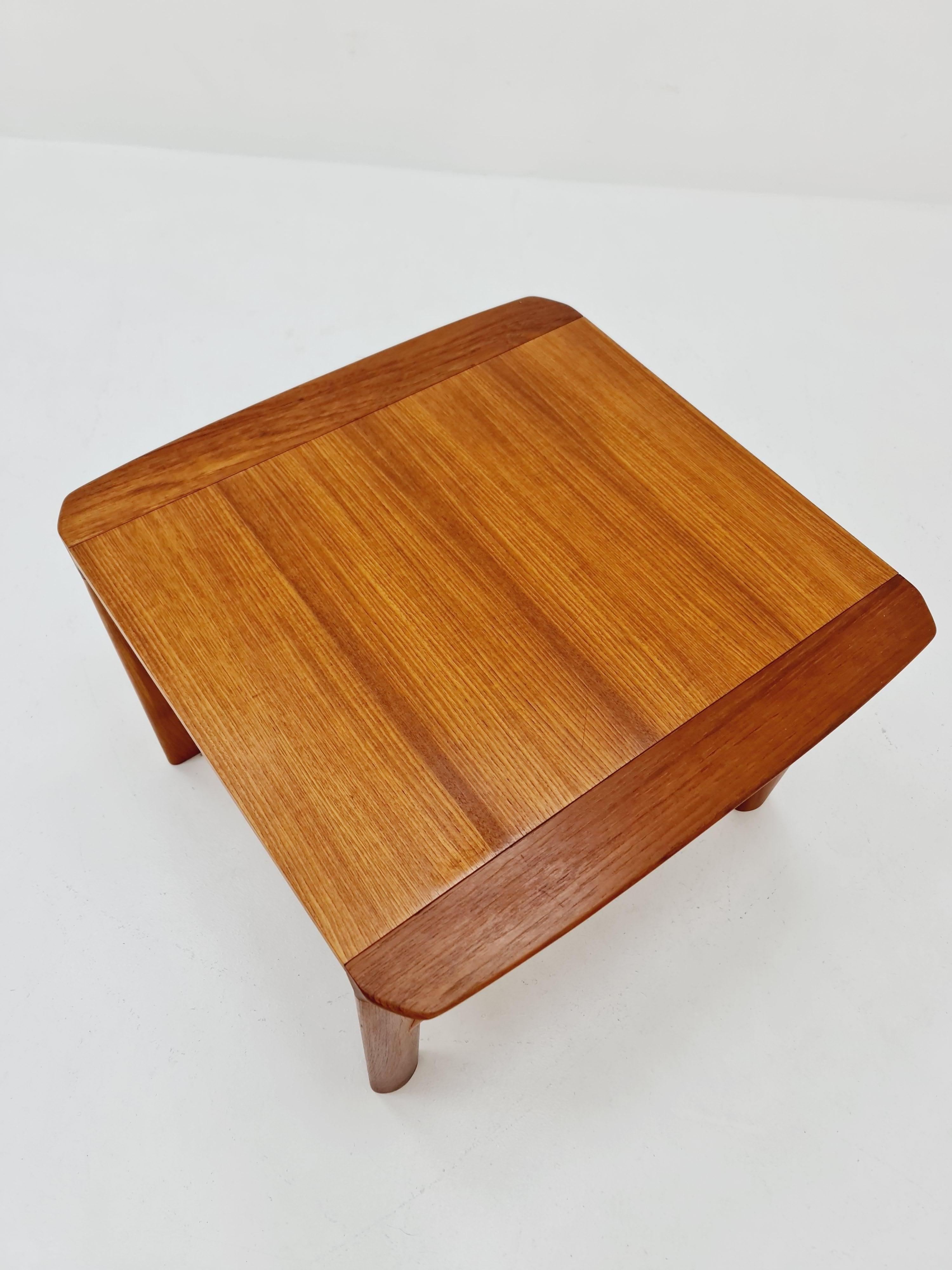 Danish solid Teak Coffee table by Sven Ellekaer for Komfort Møbelfabrik In Good Condition In Gaggenau, DE