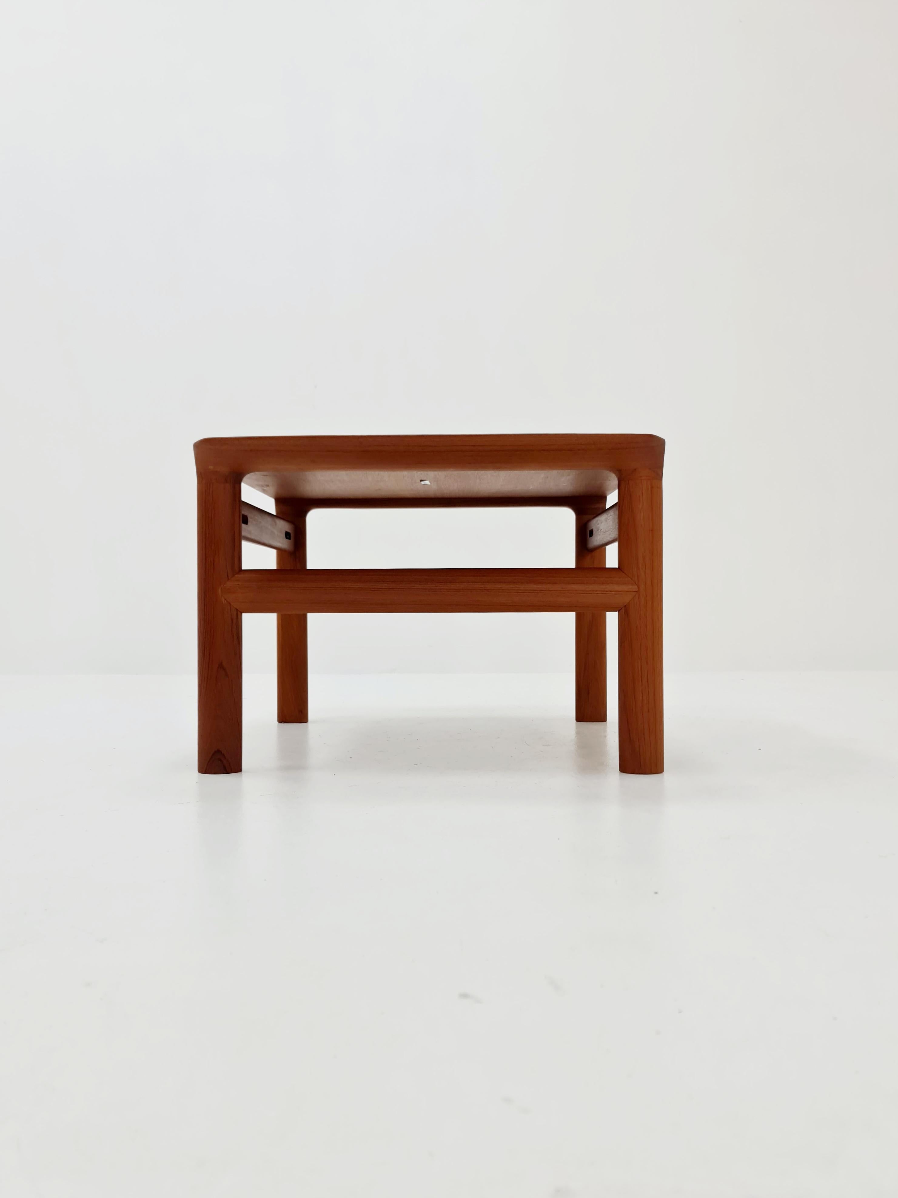 Danish solid Teak Coffee table by Sven Ellekaer for Komfort Møbelfabrik 4