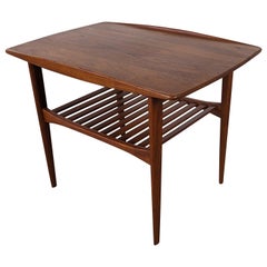 Mesa auxiliar danesa de teca maciza de mediados de siglo de Finn Juhl para France & Søn, c1950s