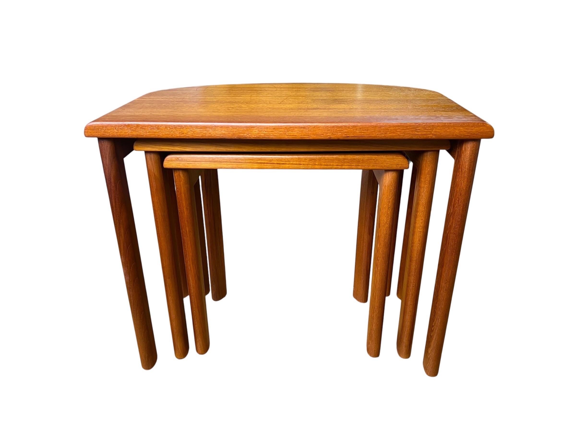 Dänische Nisttische aus massivem Teakholz von Salling Stolefabrik - 3er-Set (Moderne der Mitte des Jahrhunderts) im Angebot