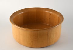 Danish solid wood dish or salad bowl by Richard Nissen in the 80'