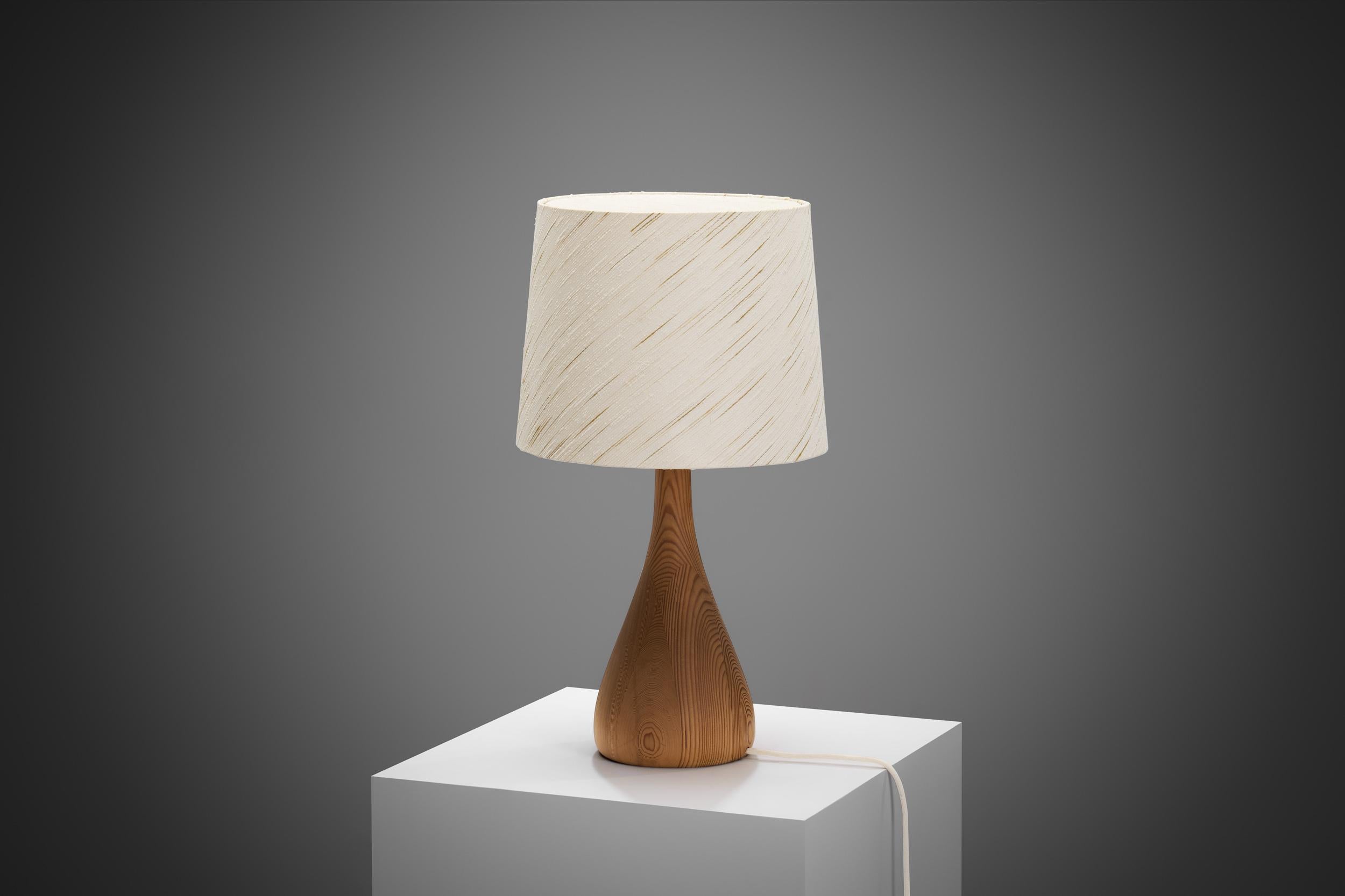 Lámpara de mesa danesa de madera maciza en forma de lágrima, Dinamarca Siglo XX en venta 2