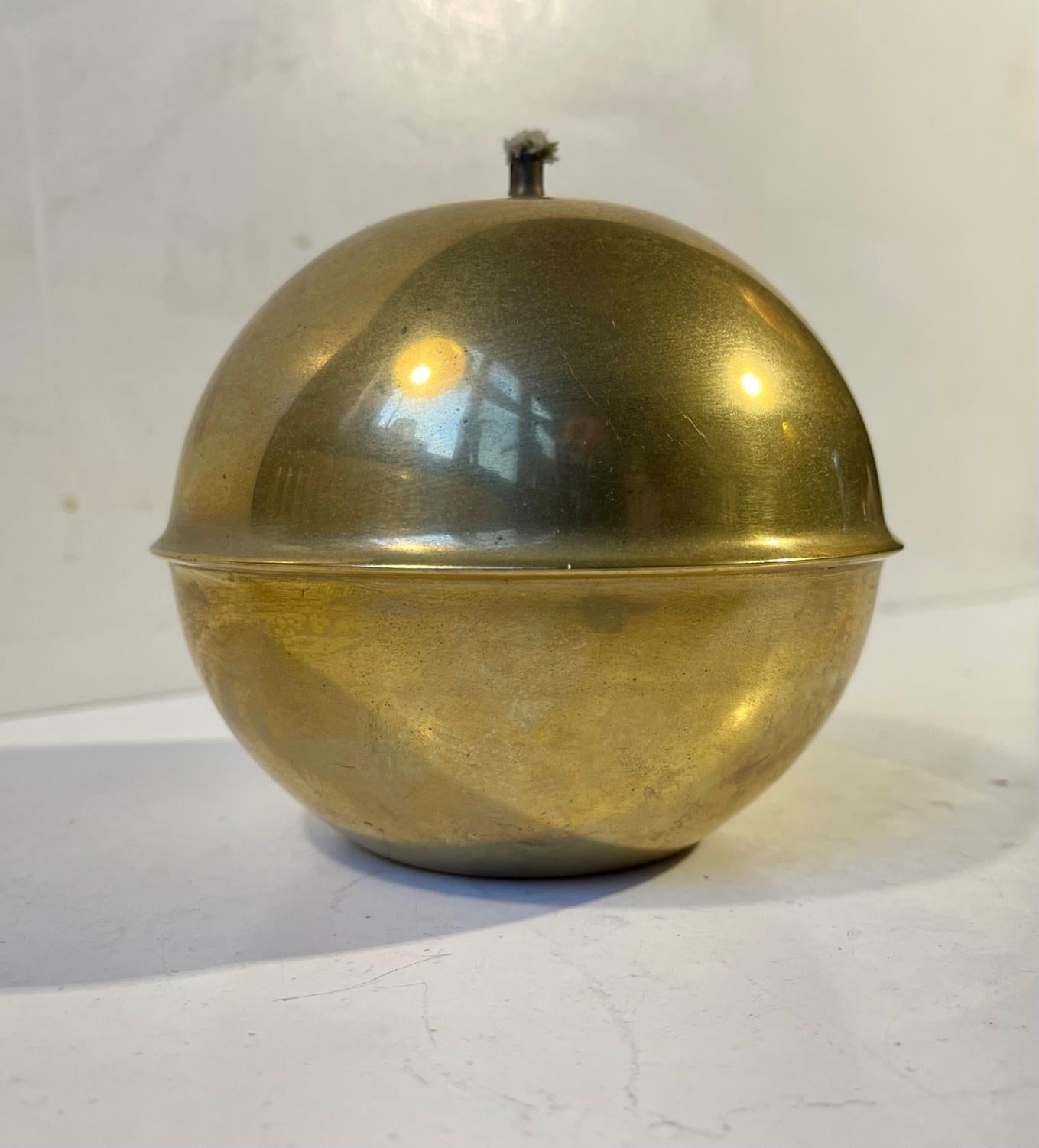 Danish Space Age Planet Oil Lamp in Brass, 1960s In Good Condition For Sale In Esbjerg, DK