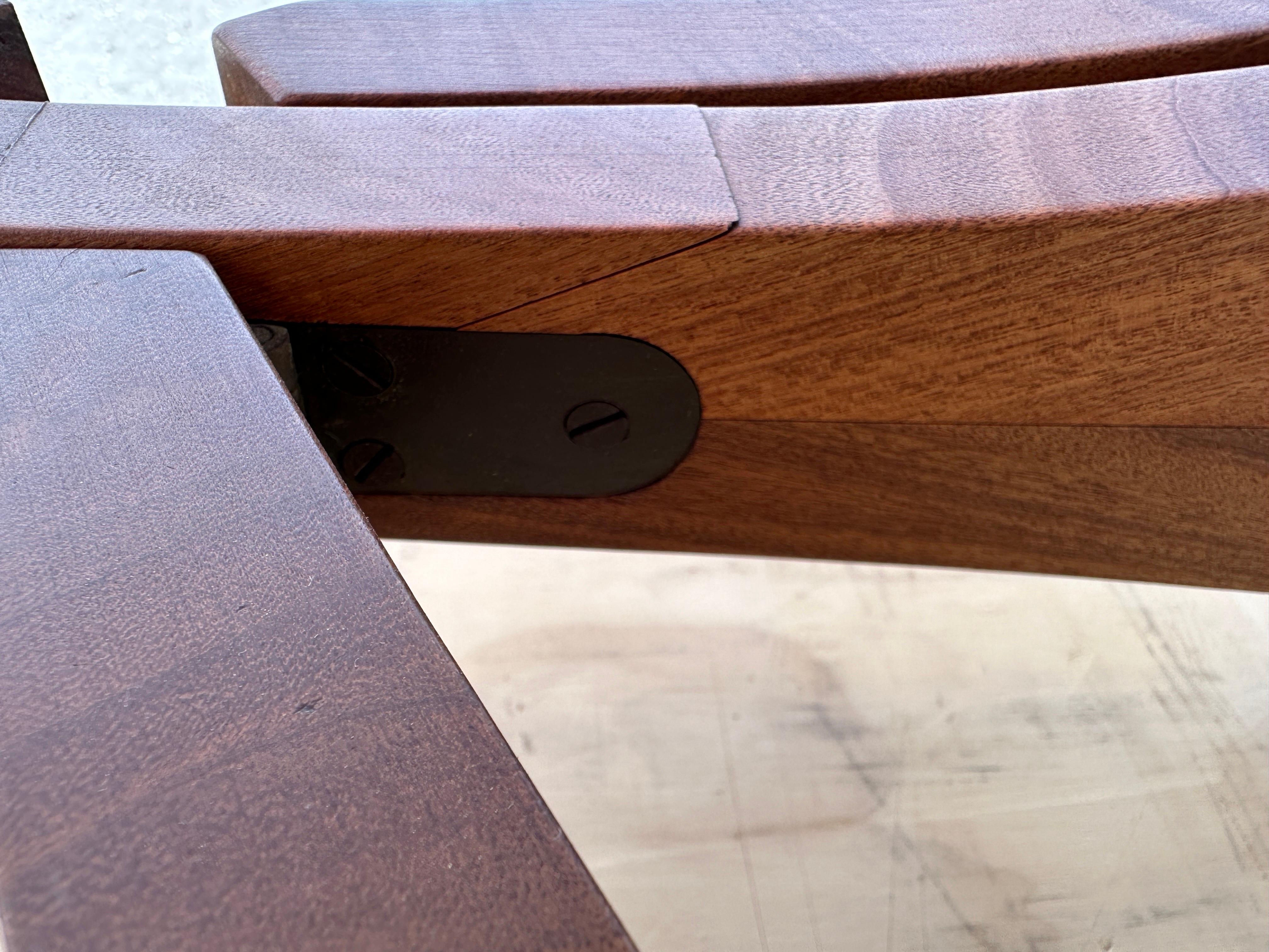 Table basse danoise à pattes d'araignée en vente 6