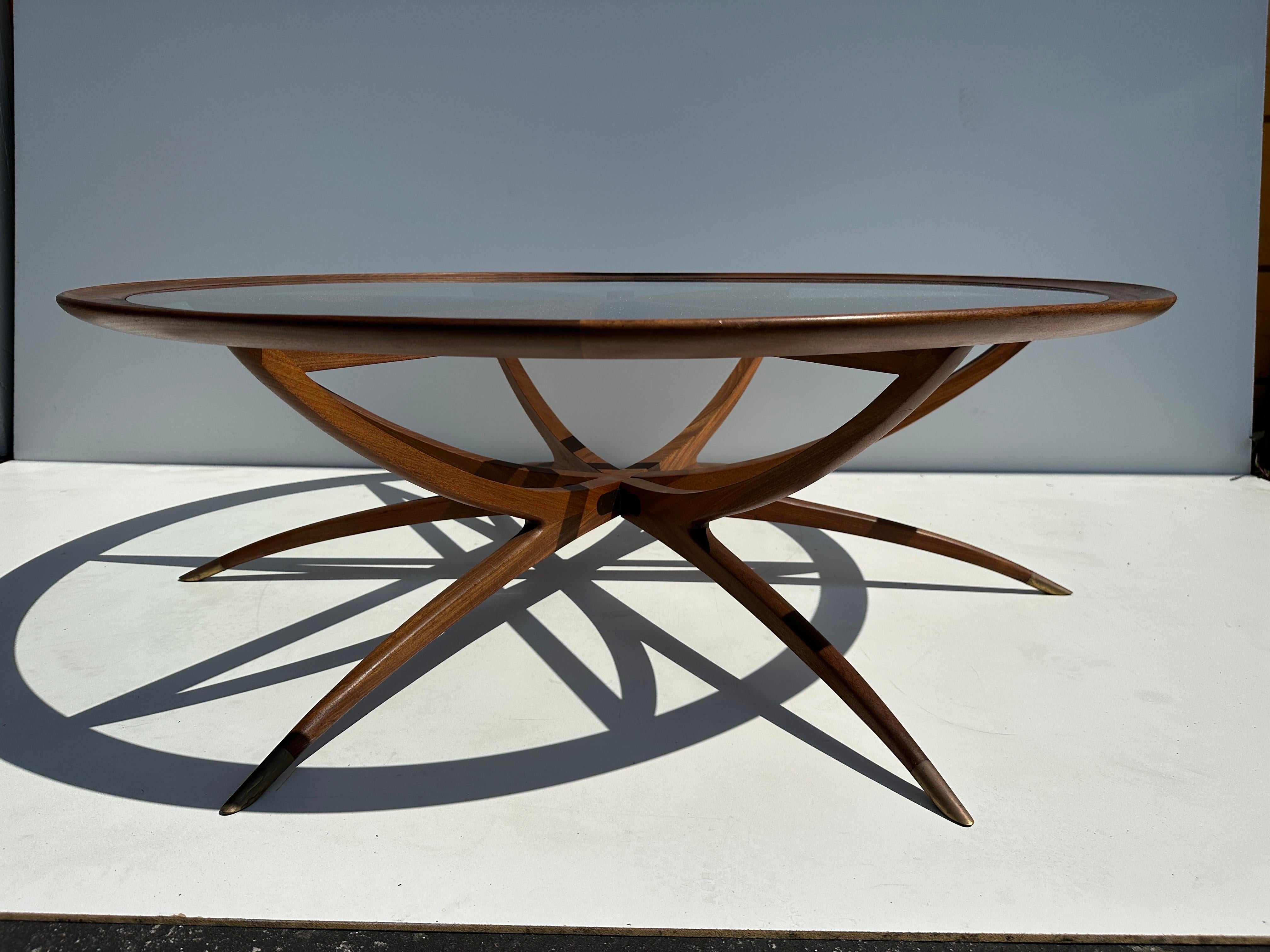 Danish Spider Leg Coffee Table In Good Condition For Sale In North Hollywood, CA