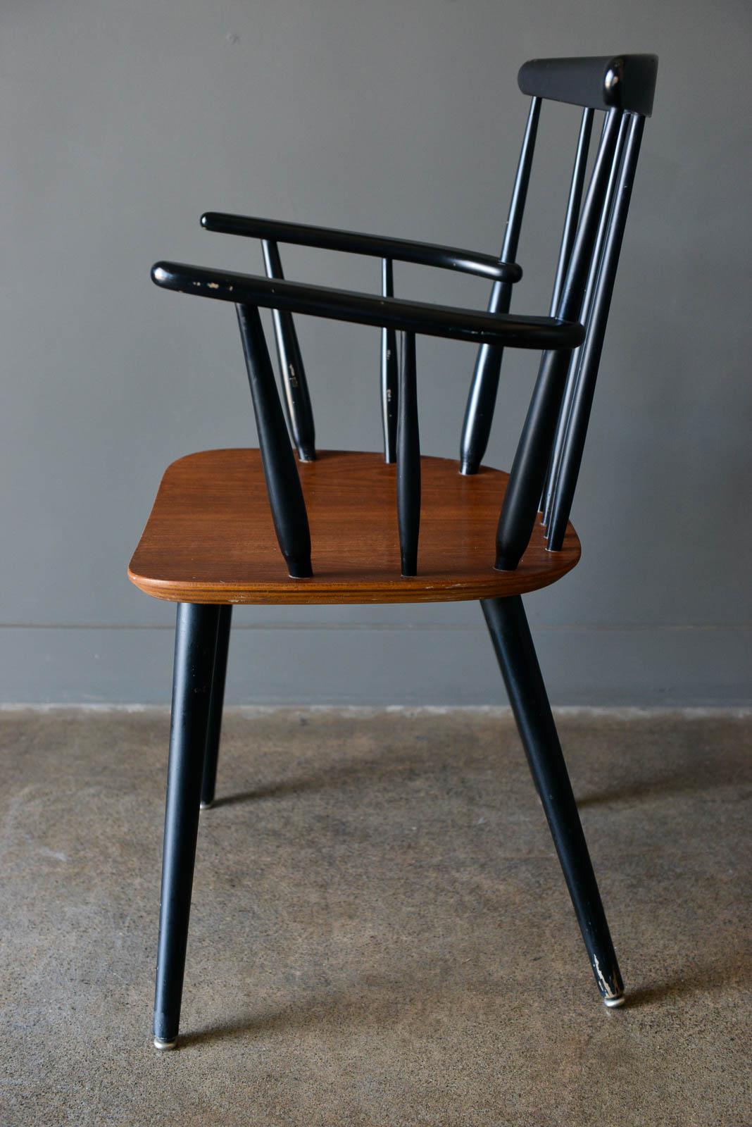 Scandinavian Modern Danish Spindle Back Arm Chair by Thomas Harlev for Farstrup, 1960 For Sale