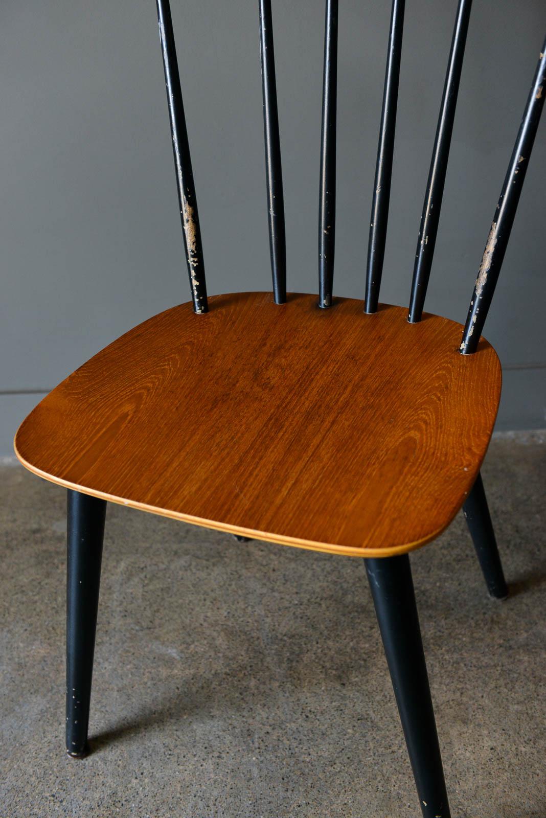 Scandinavian Modern Danish Spindle Back Chair by Thomas Harlev for Farstrup, 1960 For Sale