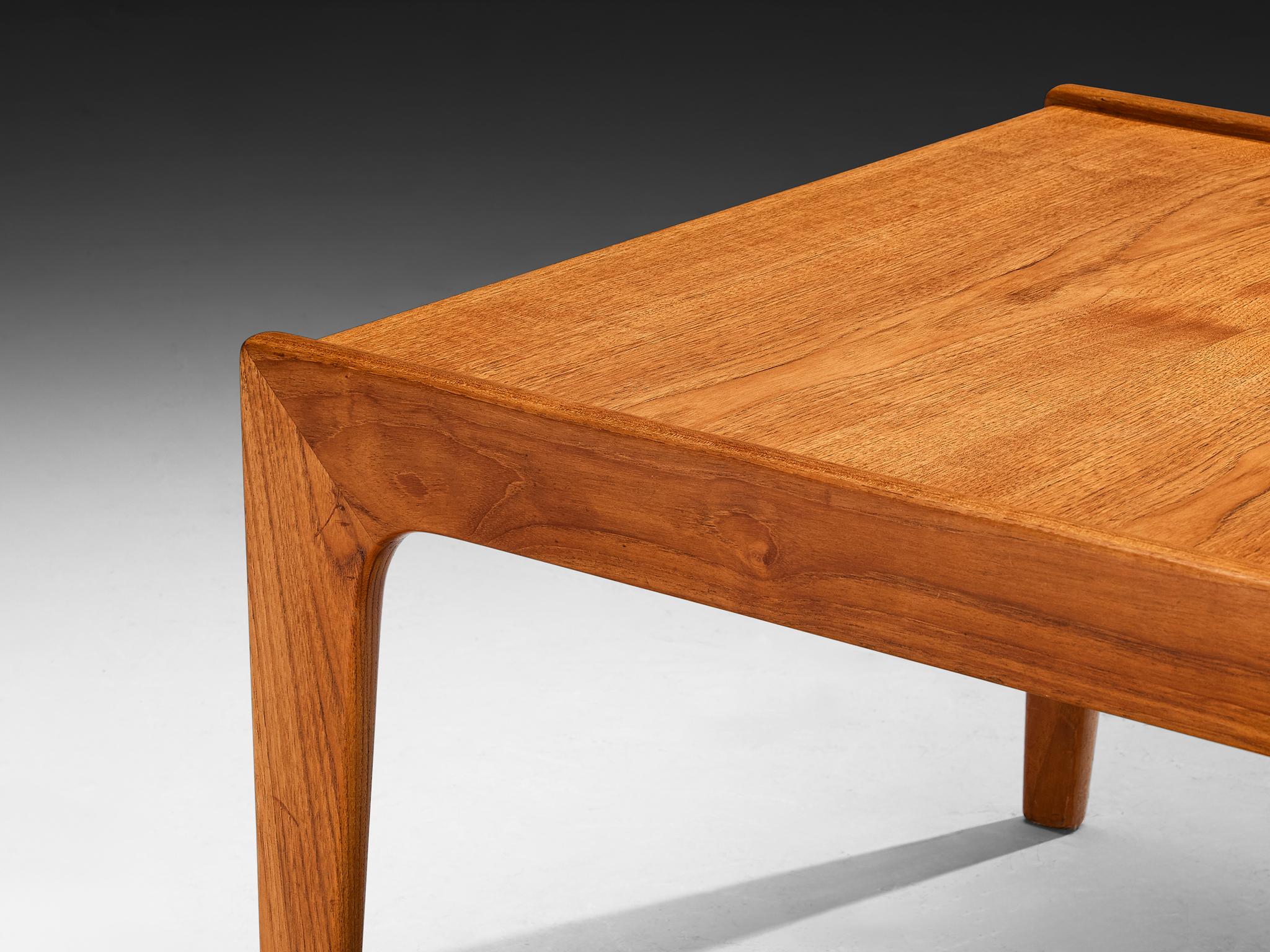 Dänischer quadratischer Couchtisch aus Teakholz (Skandinavische Moderne) im Angebot